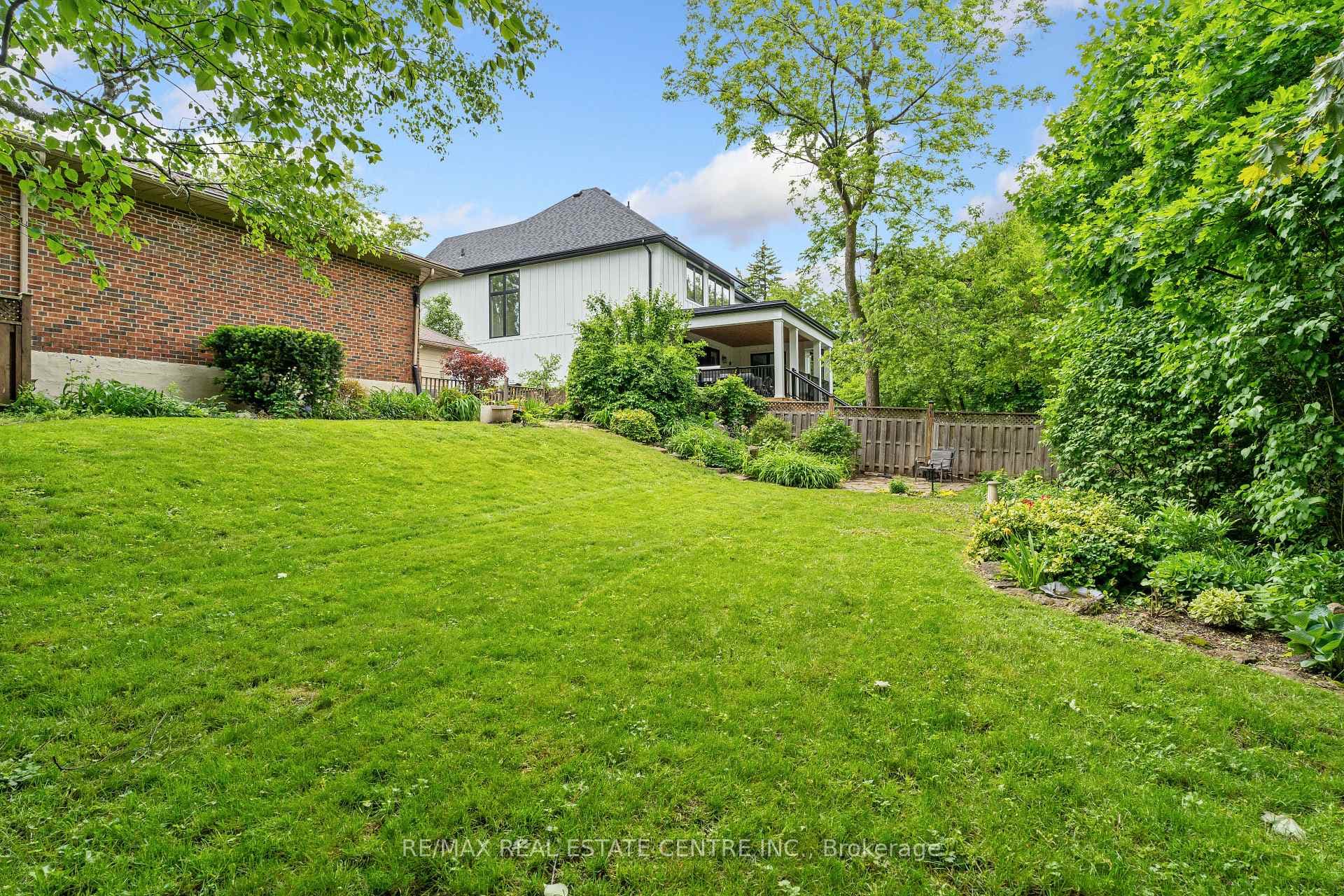 12 Ewing Street photo 31