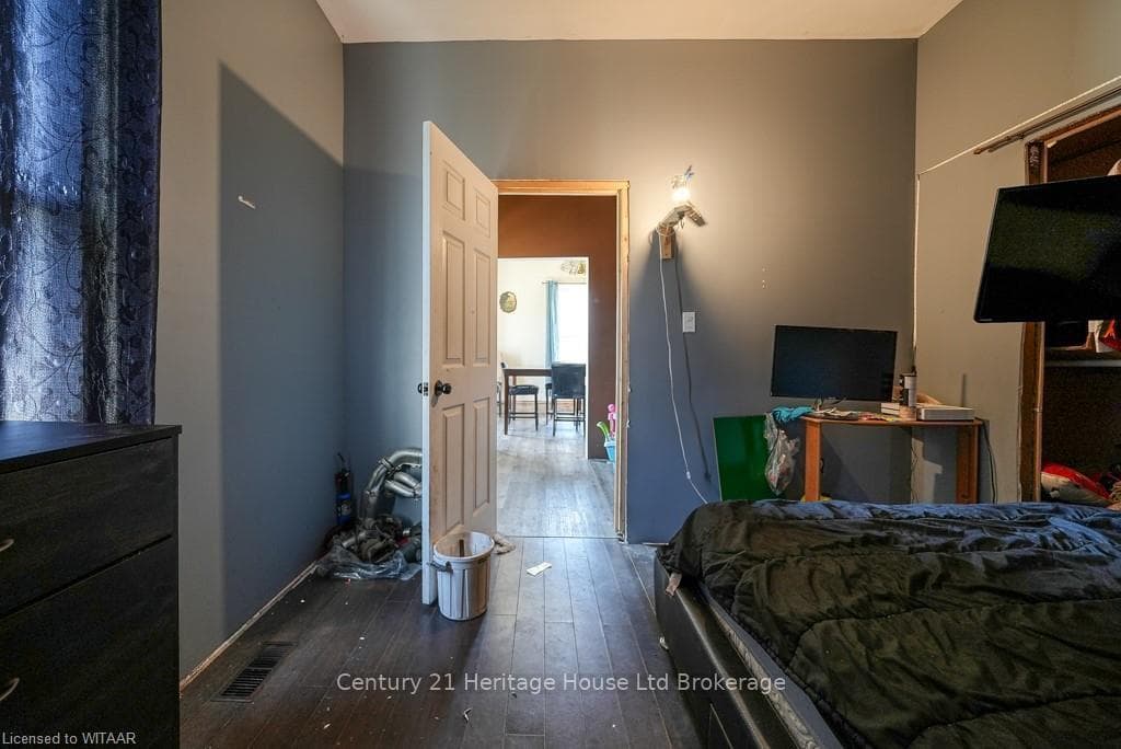 725 HOUNSFIELD Street photo 17