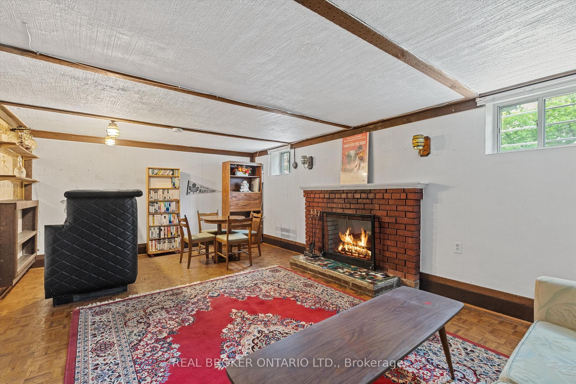 882 Coxwell Avenue photo 31
