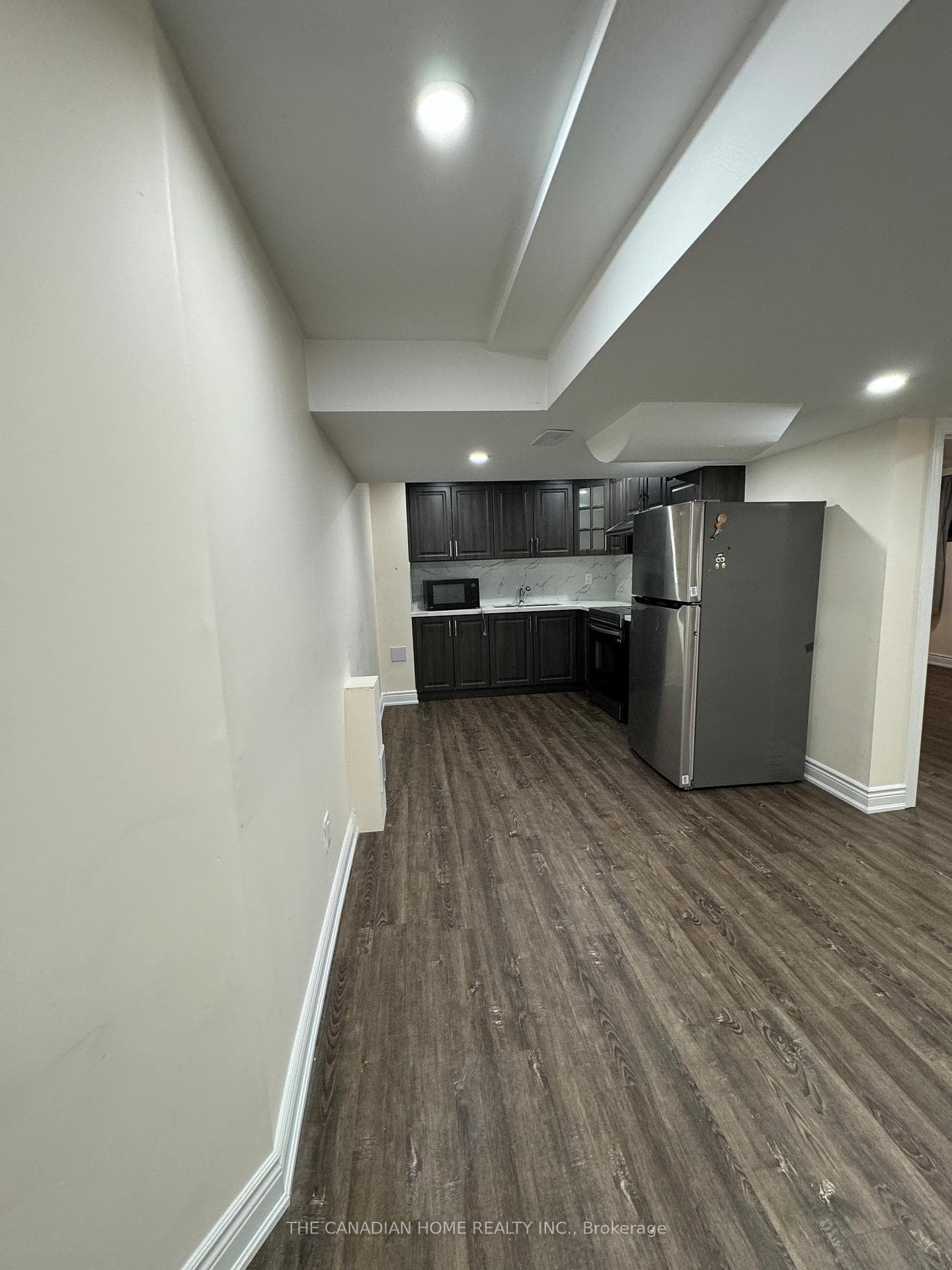 44 EARLSBRIDGE Boulevard Unit Bsmnt photo 6