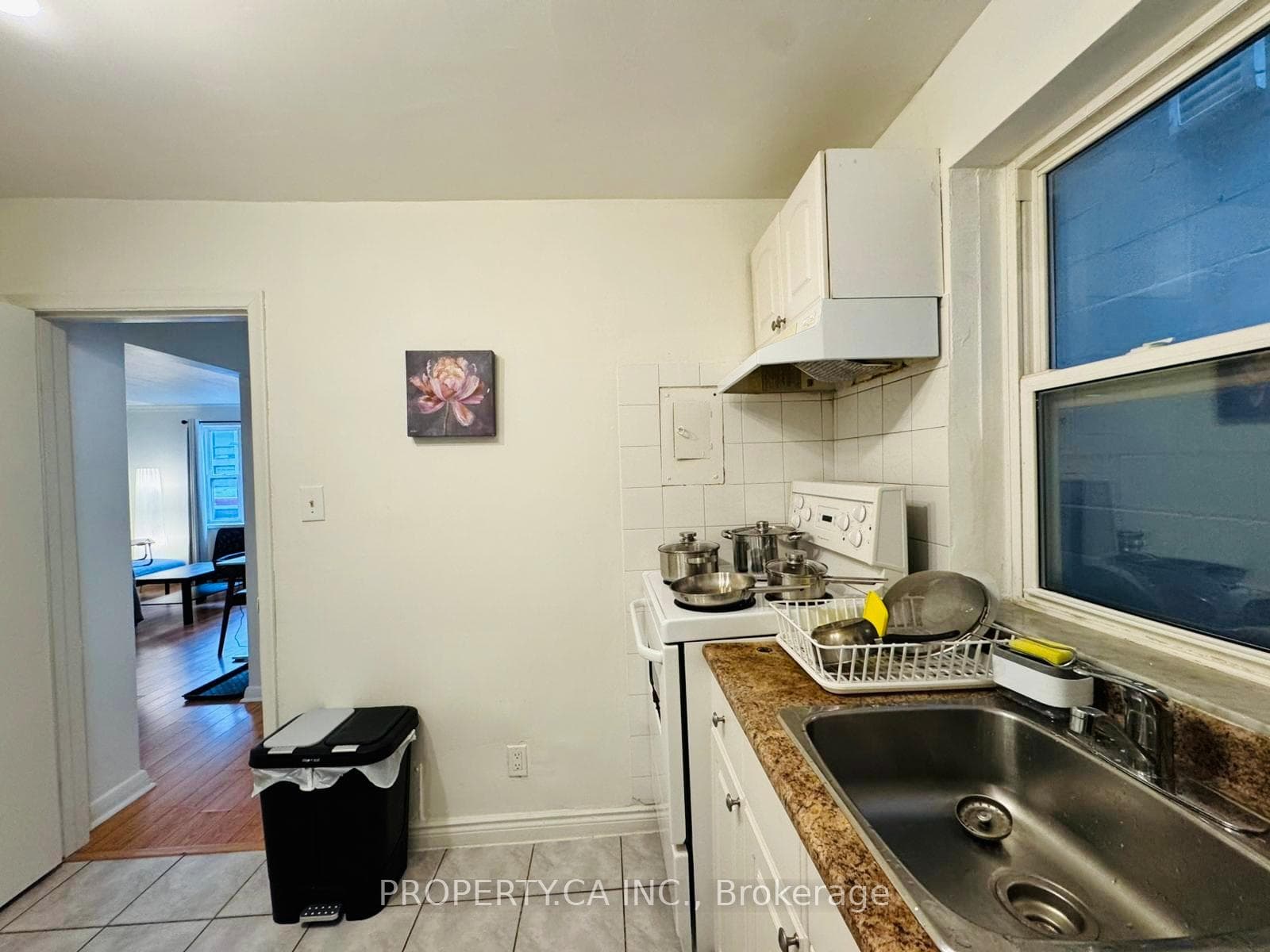 882 Broadview Avenue photo 26