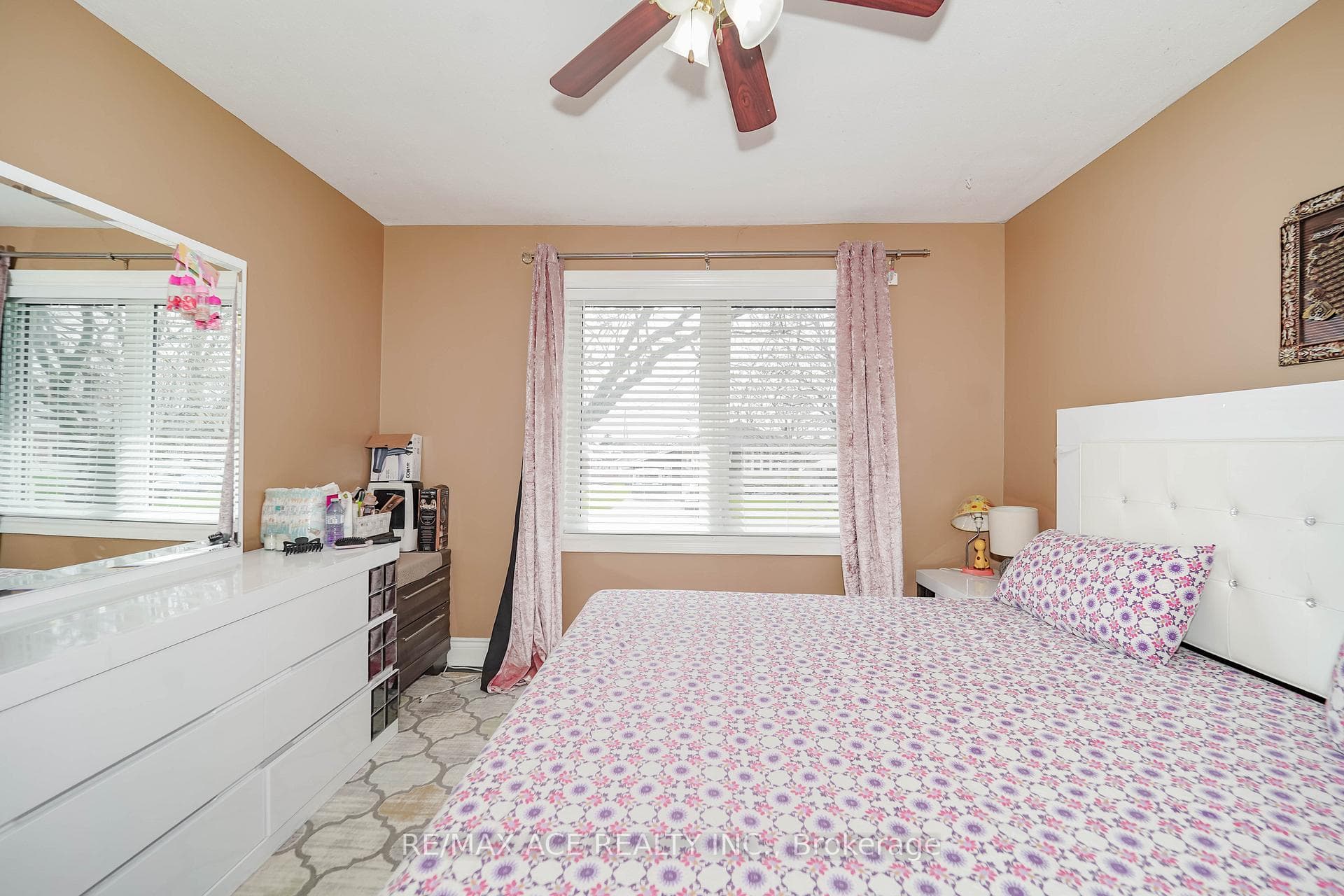 1425 Lakefield Street photo 28