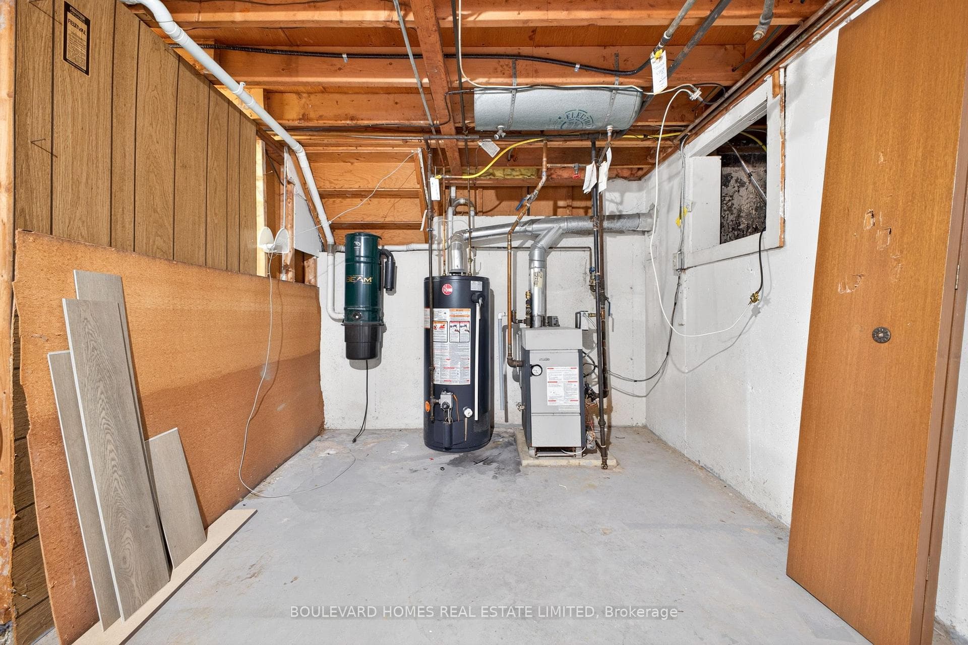 66 Watt Avenue photo 37