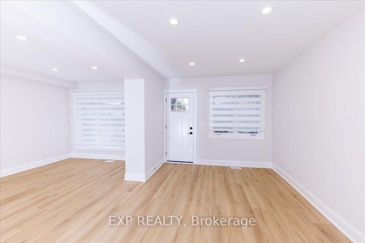 149 Ivon Avenue photo 3