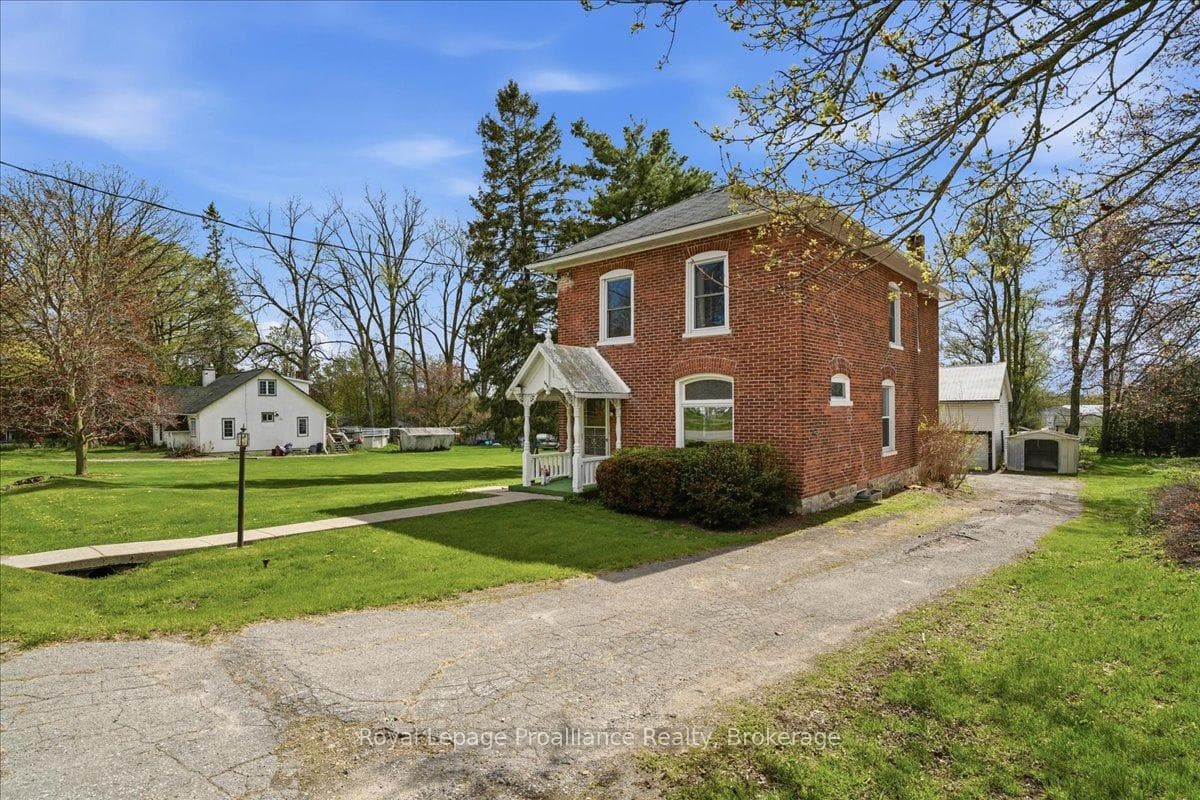 184 Edward Street photo 4