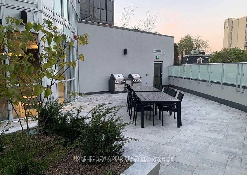 219 Dundas Street Unit 1807 photo 14