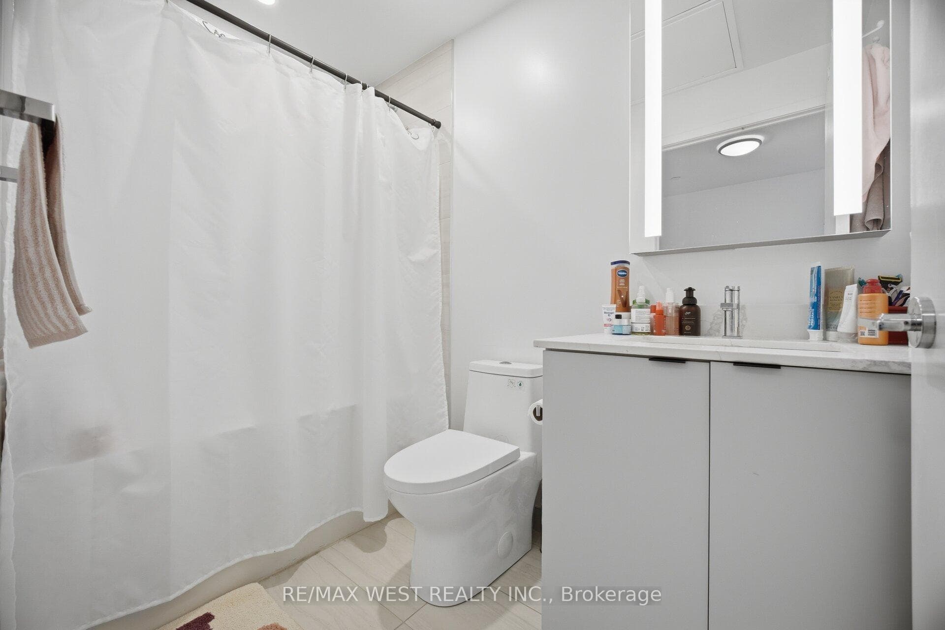 285 Dufferin Street Unit 312 photo 28