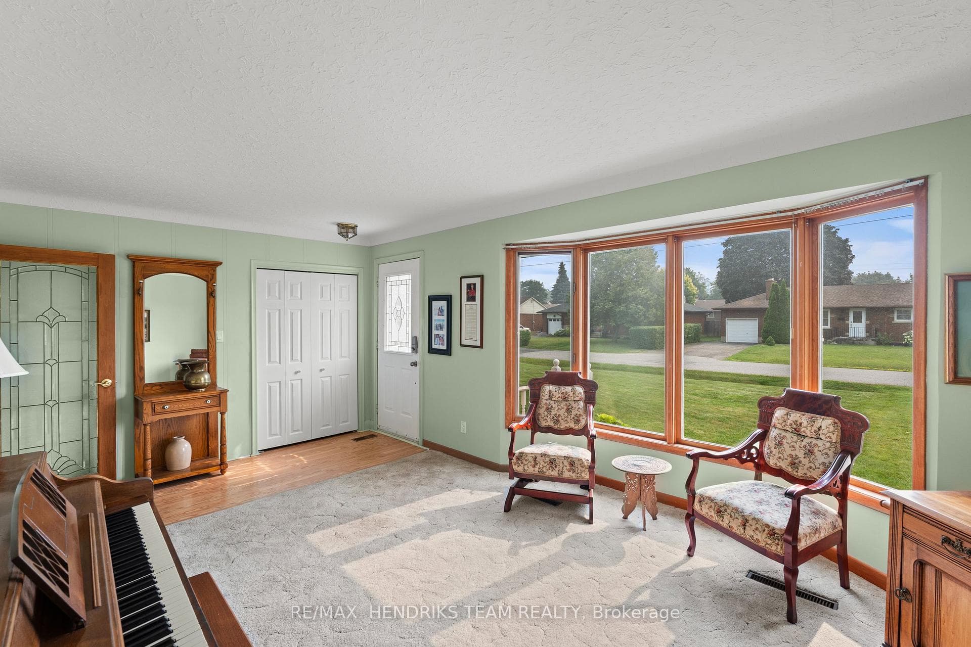 17 Kamla Drive photo 6