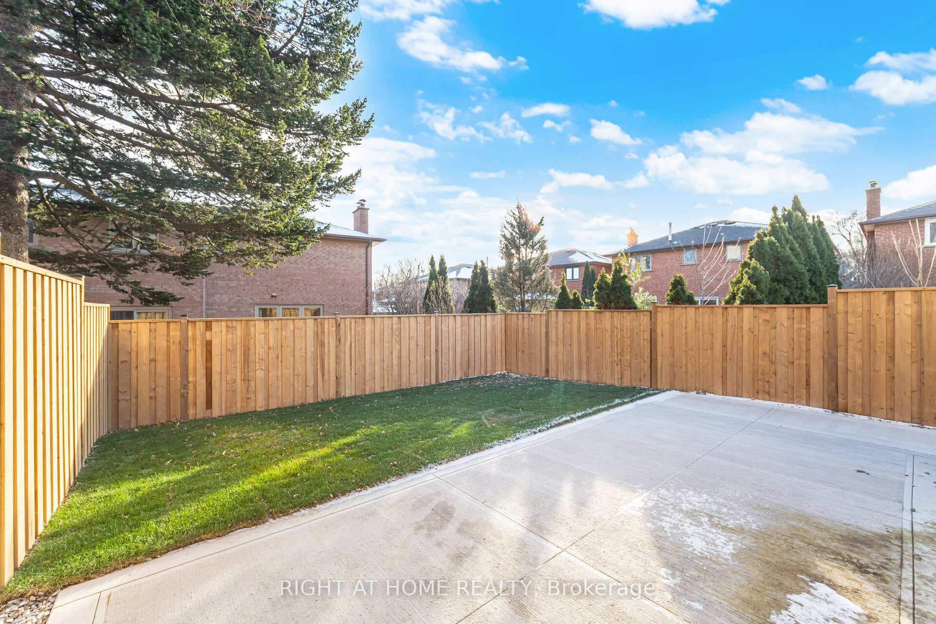289 Valermo Drive photo 40