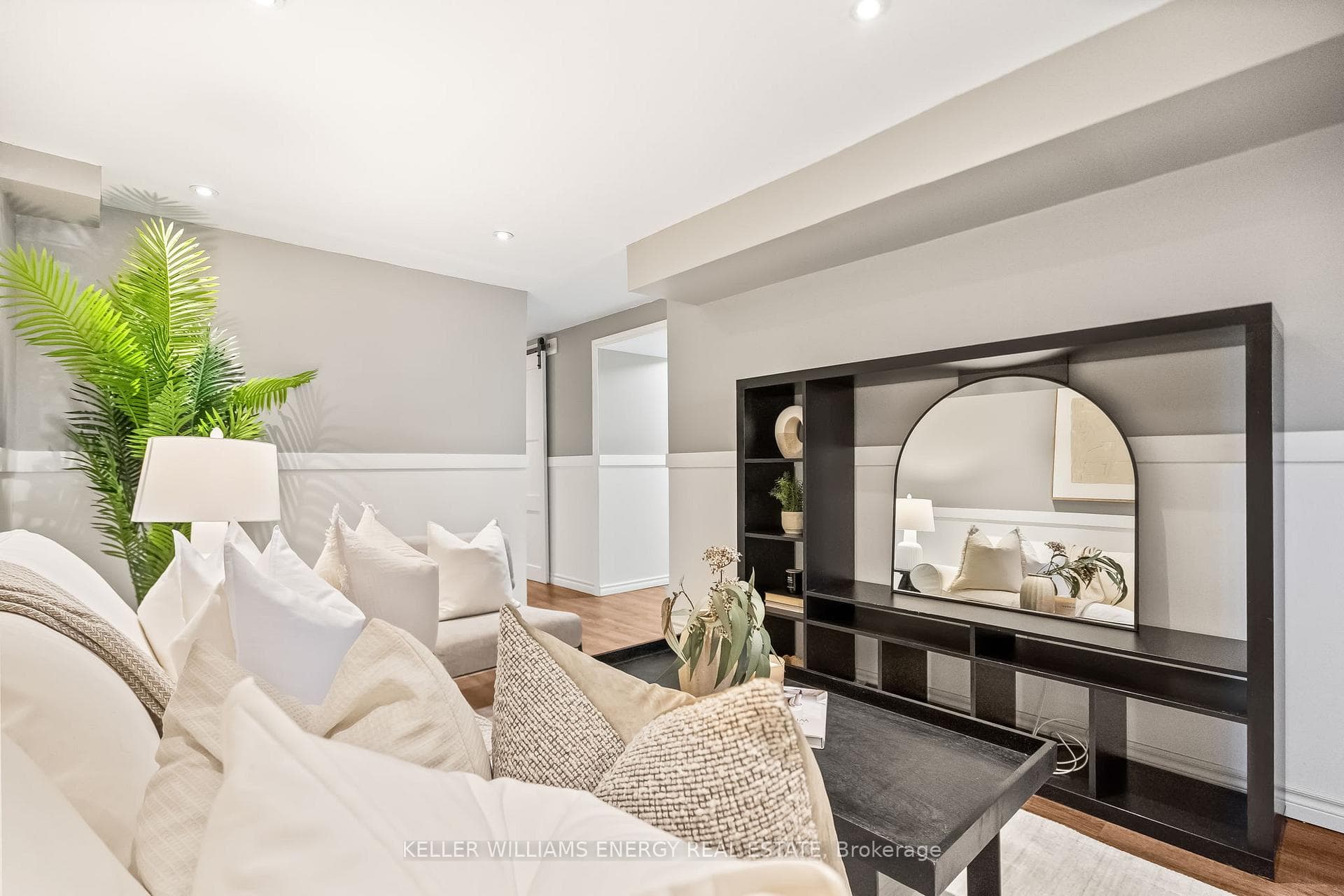 6 Fairbairn Court photo 24