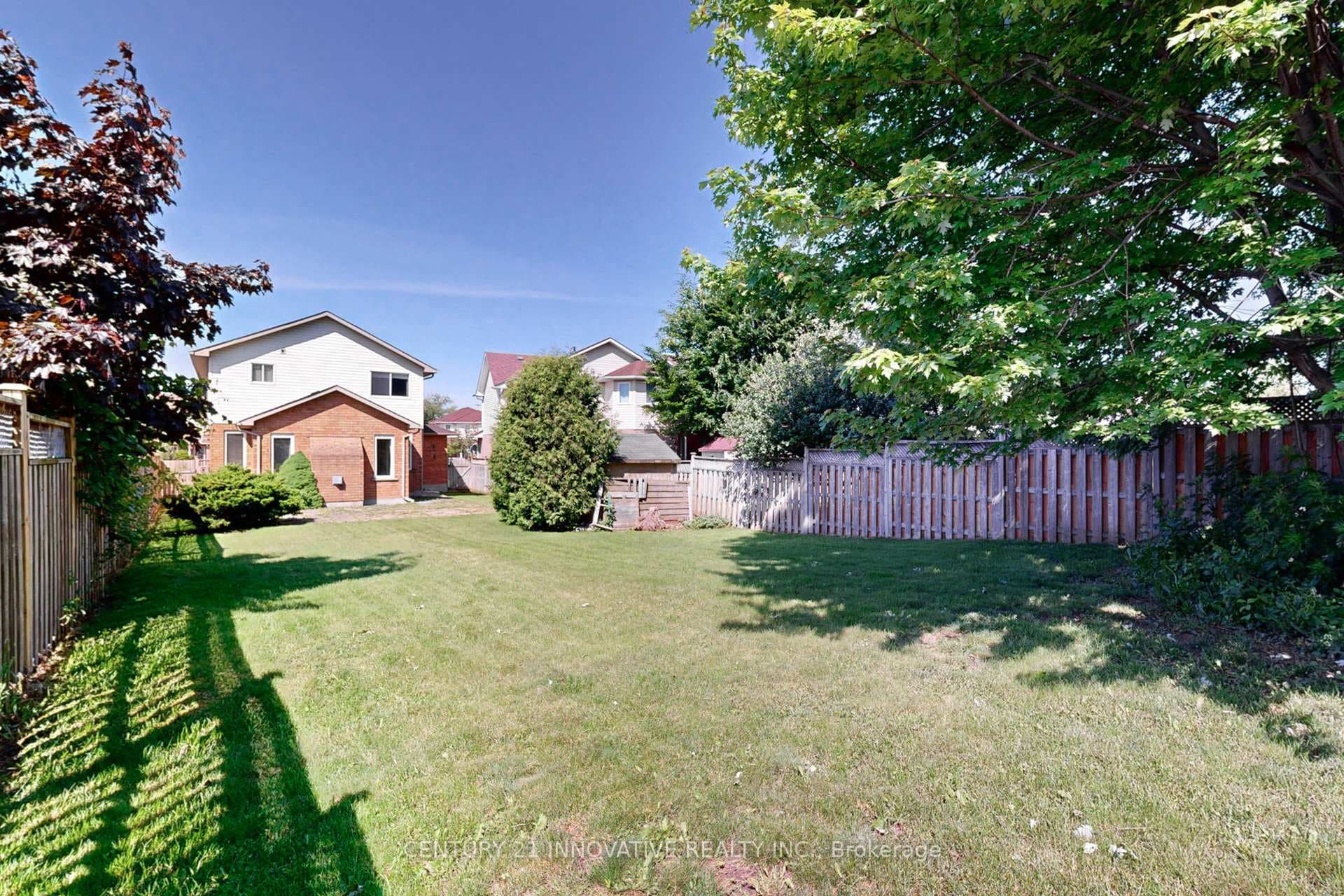1910 Dalhousie Crescent photo 39