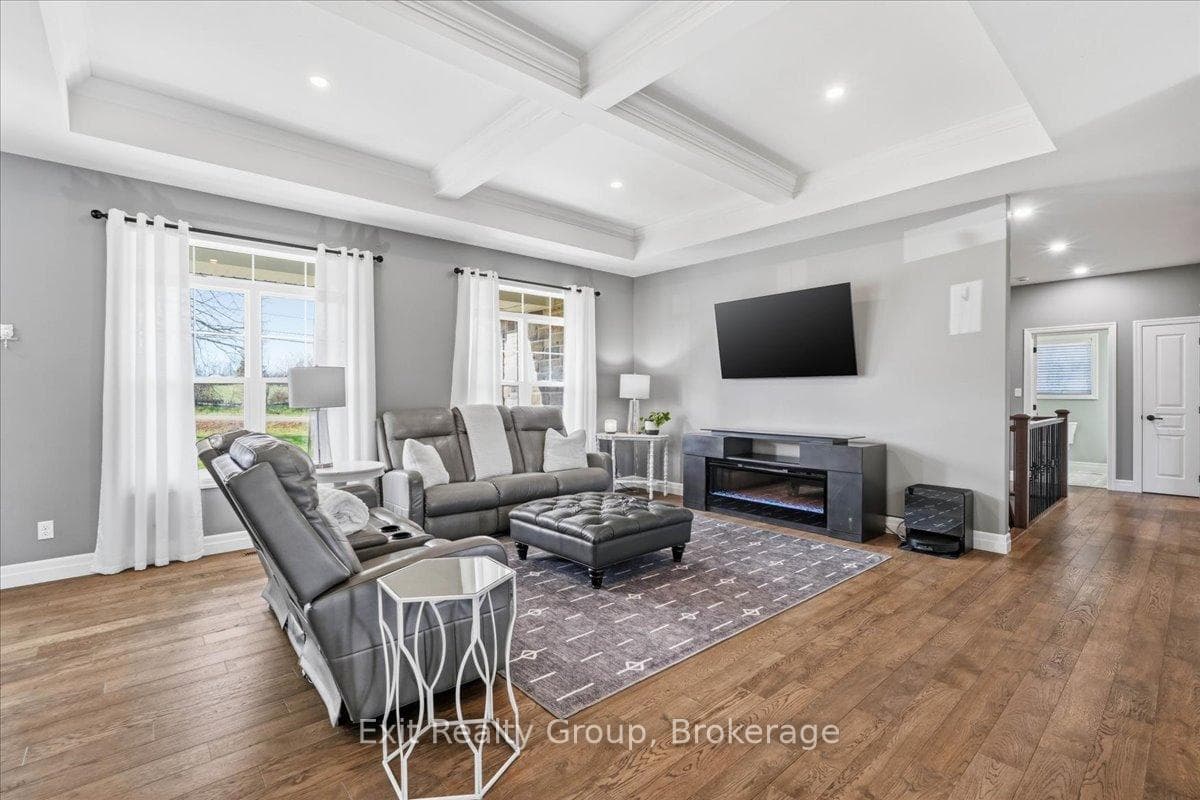 544 Shannon Road photo 7