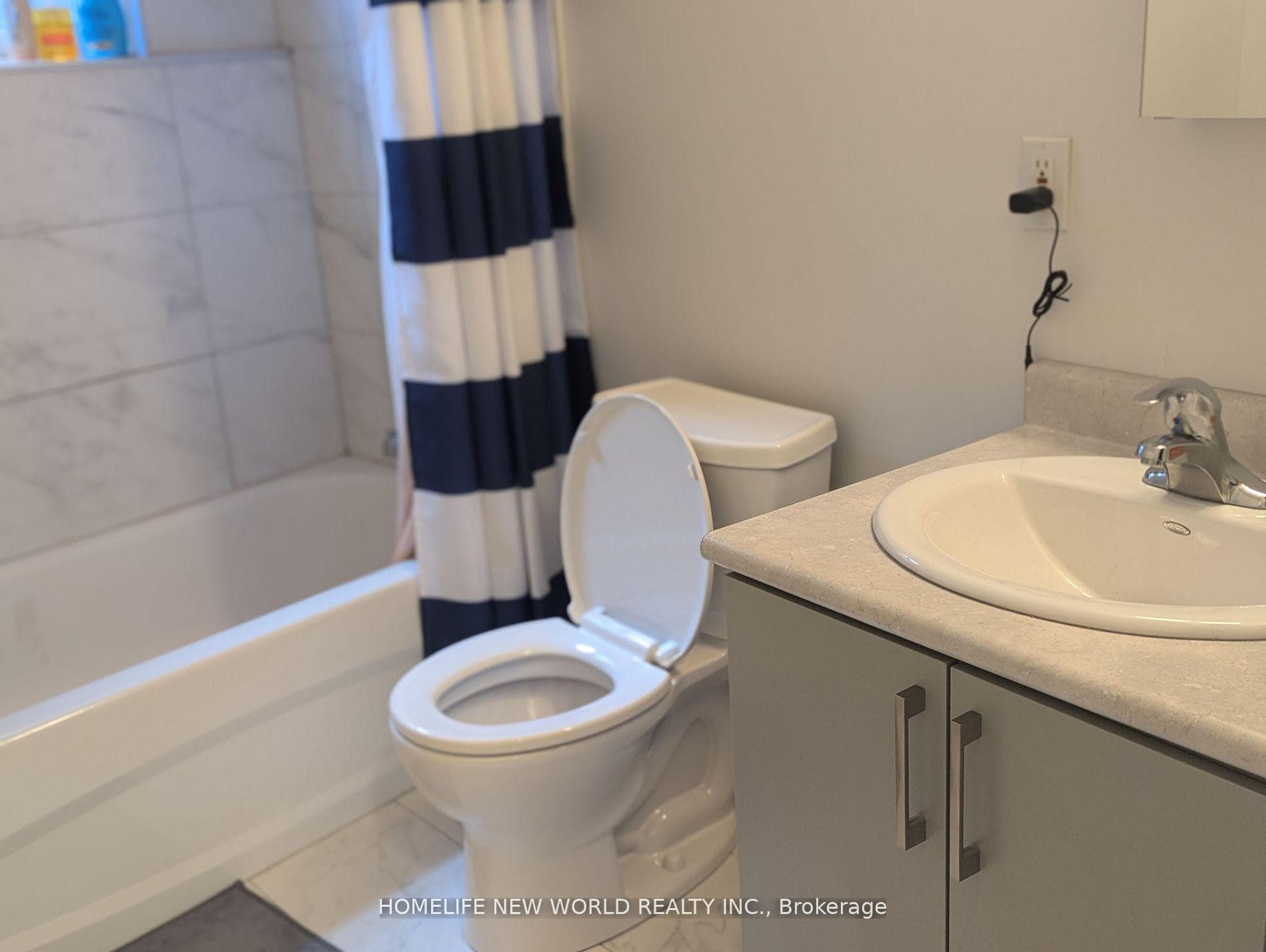 2218 Dundas Street Unit 2B photo 13