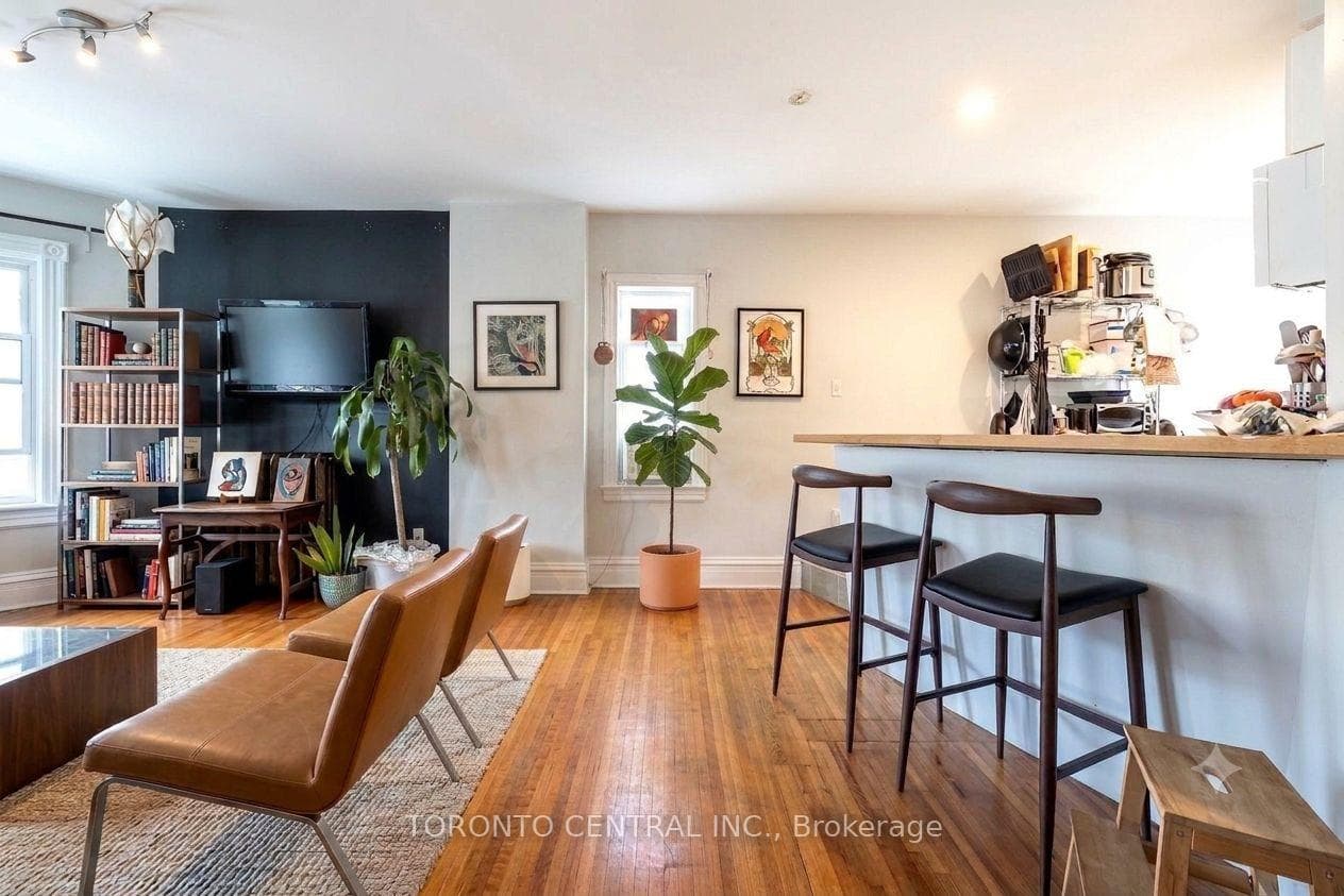 24 Manning Avenue photo 21