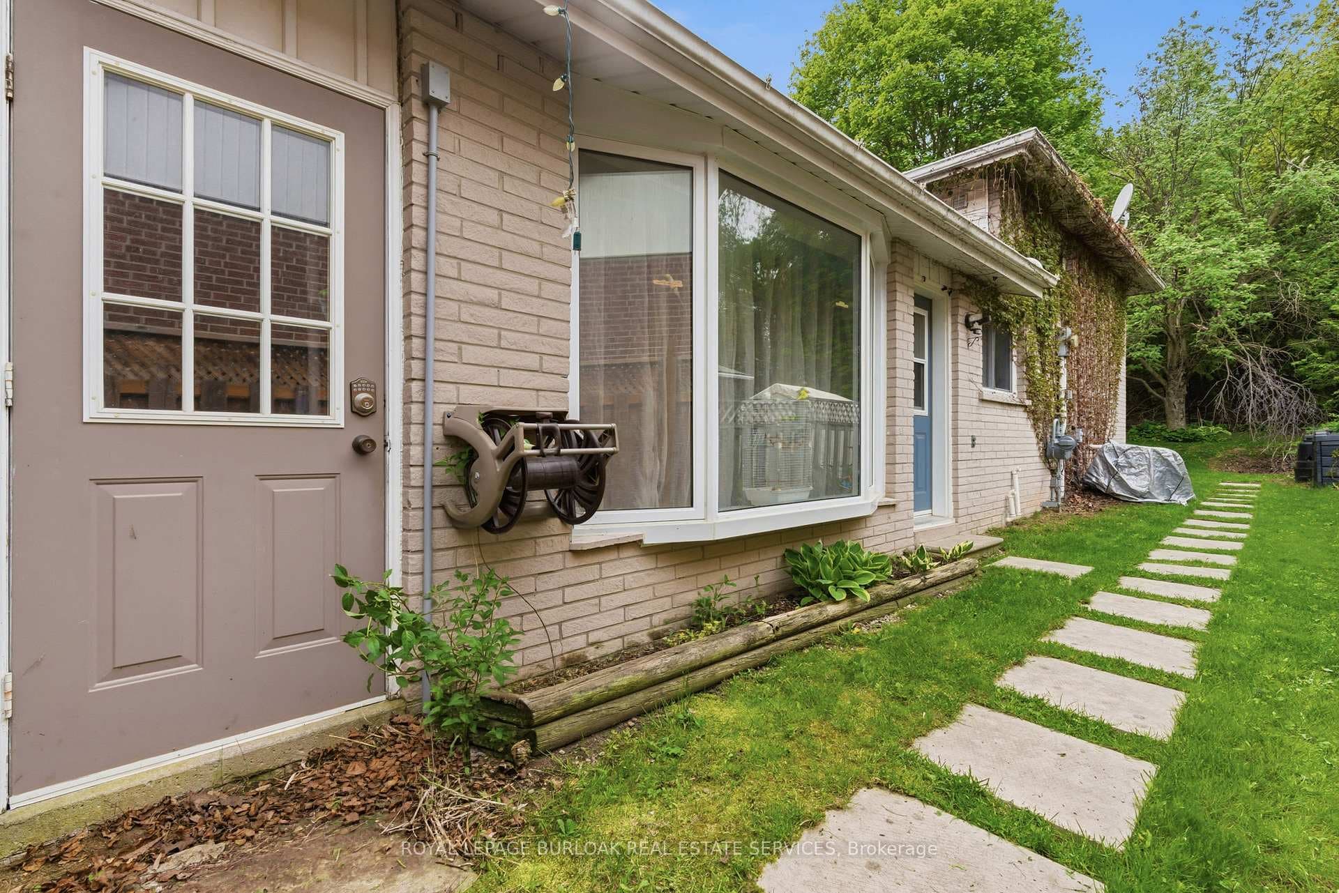 197 Burbank Street photo 31