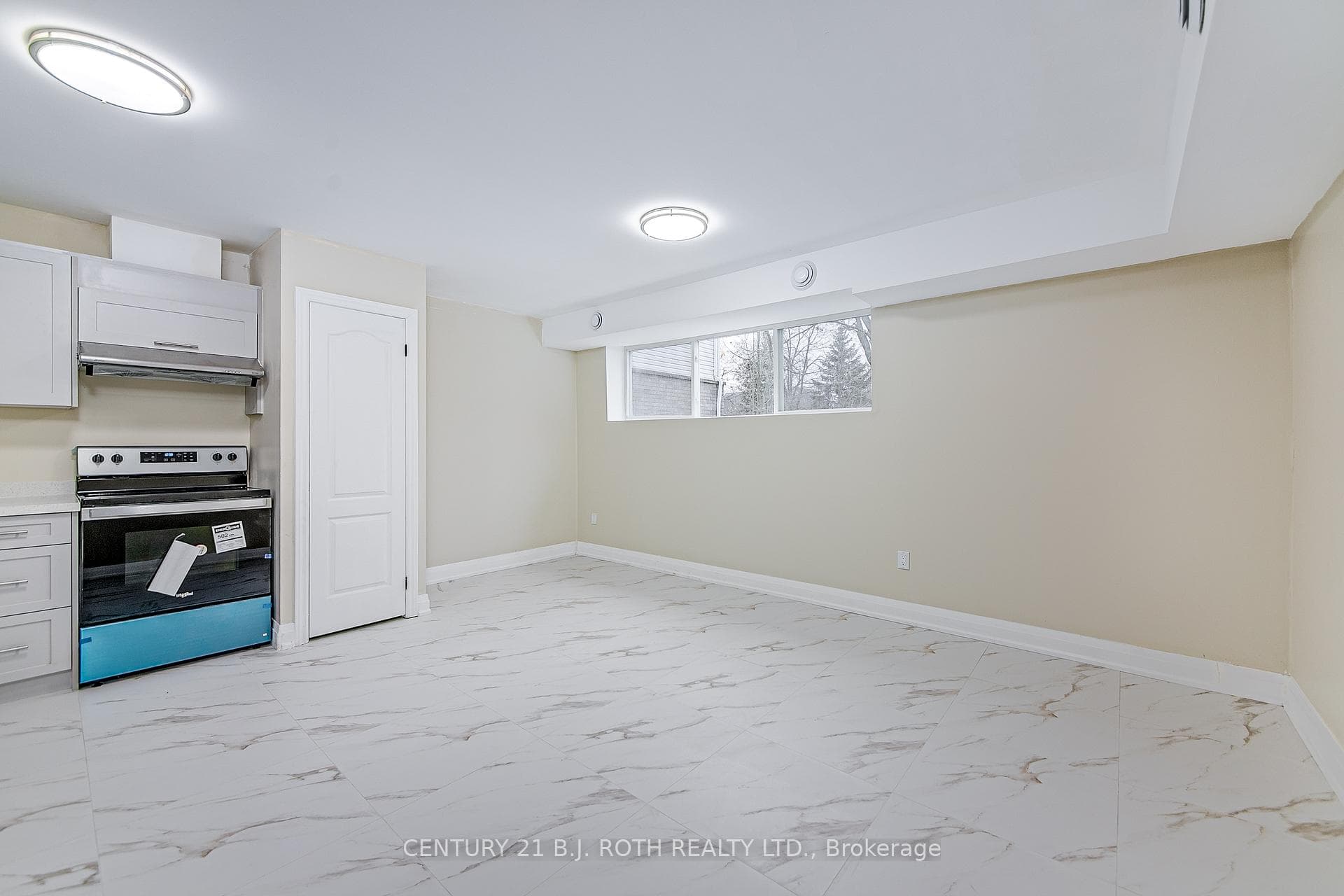 98 Peel Street Unit 1 photo 5