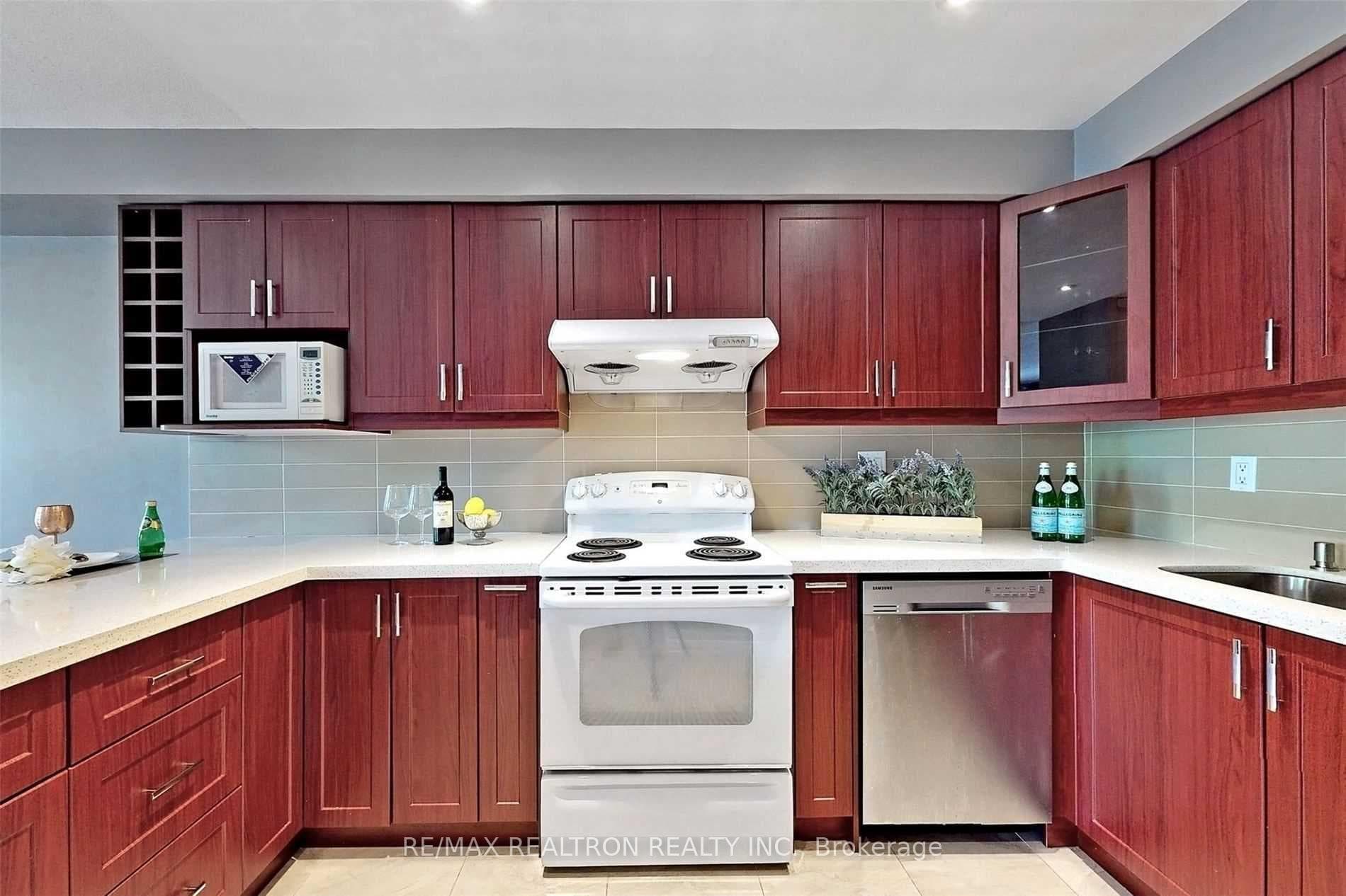 20 Moonstone Byway Unit 190 photo 2