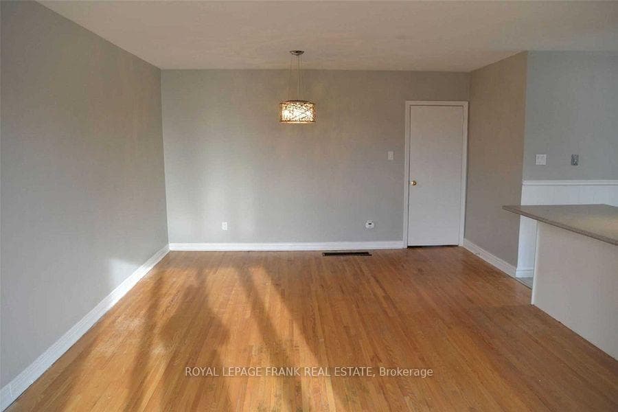 207 Rosedale Drive Unit Upper photo 7