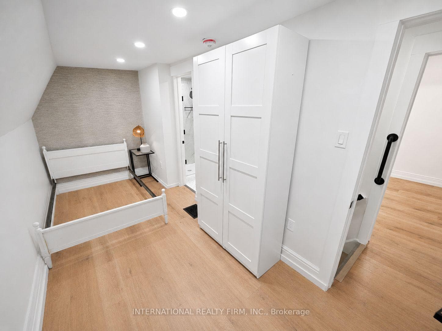 793 Dufferin Street Unit Upper photo 24