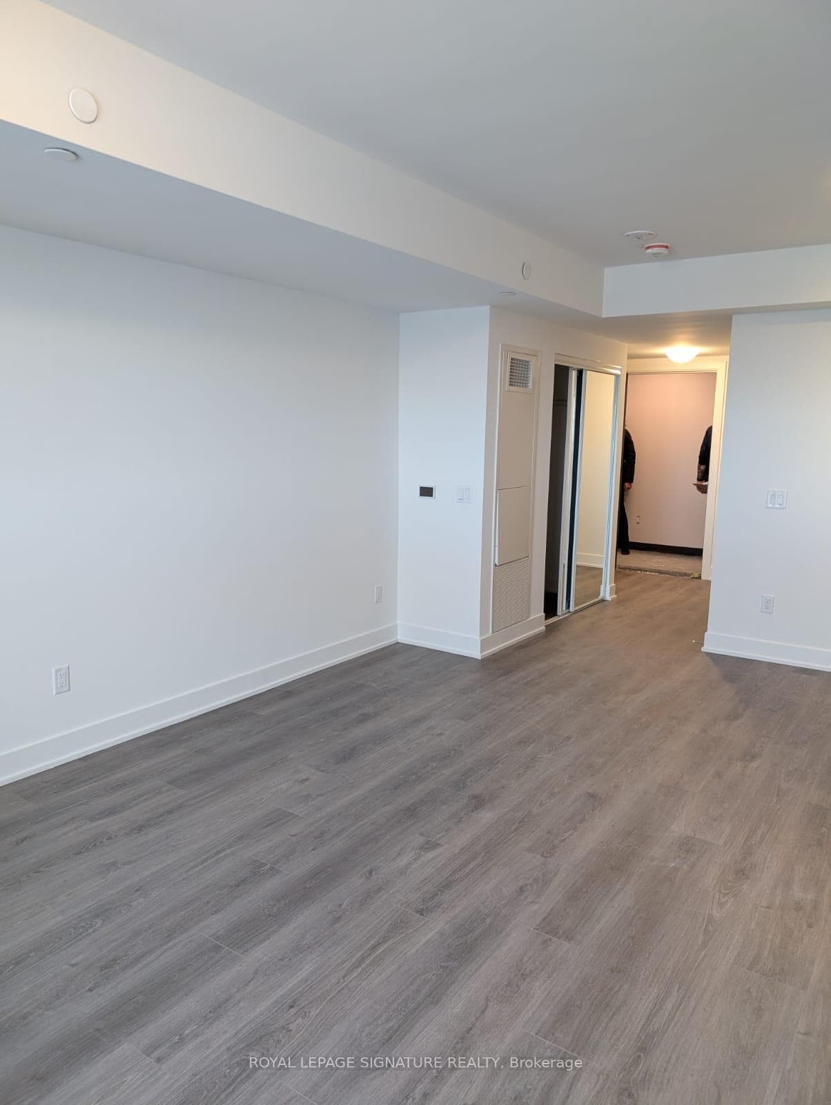2545 Simcoe Street Unit 2309 photo 10