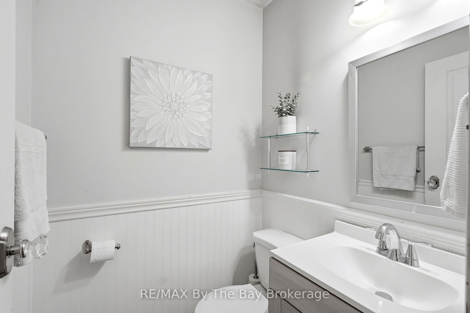 291 Woodlawn Crescent photo 9