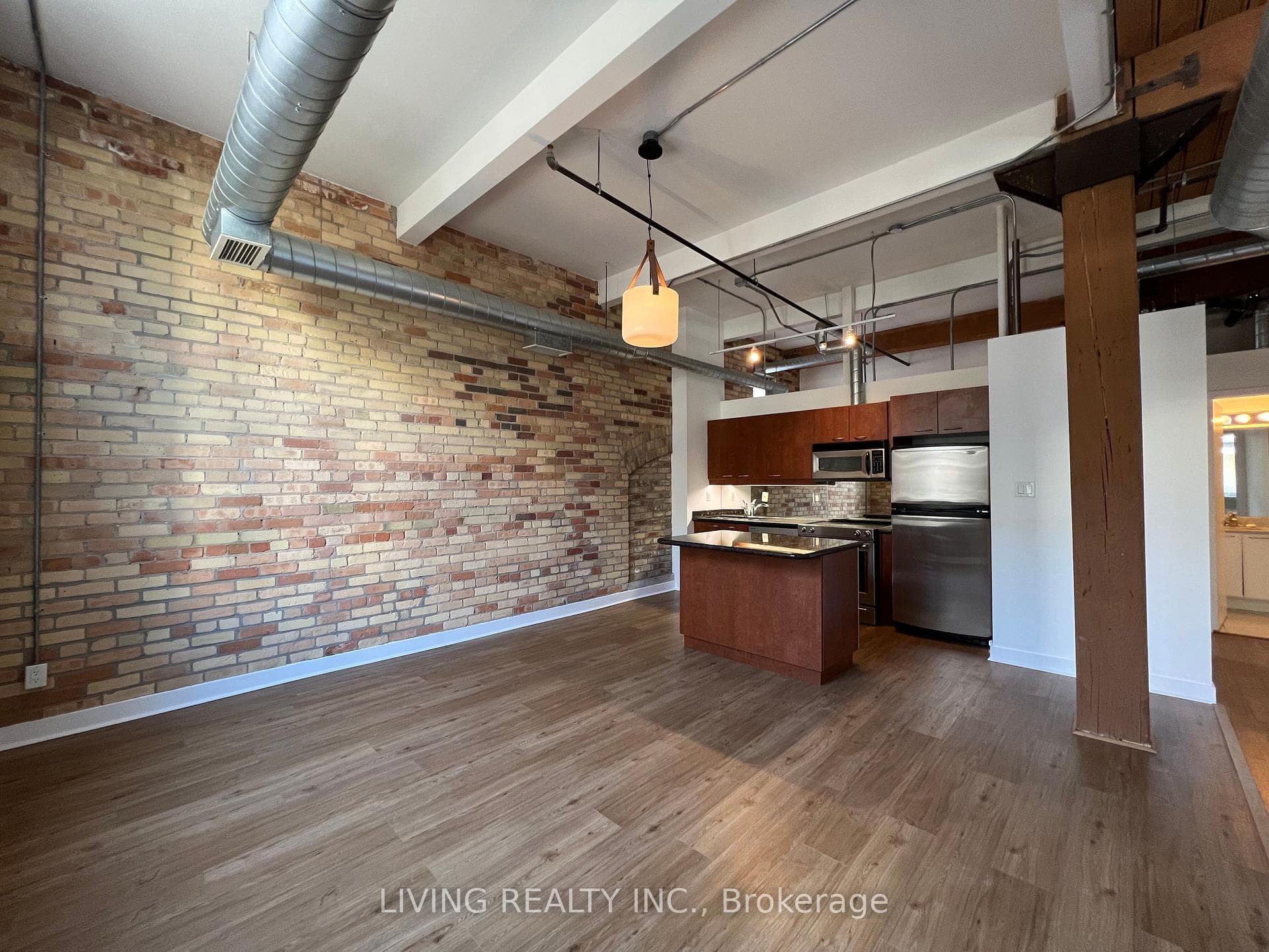 955 Queen Street Unit 218 photo 3