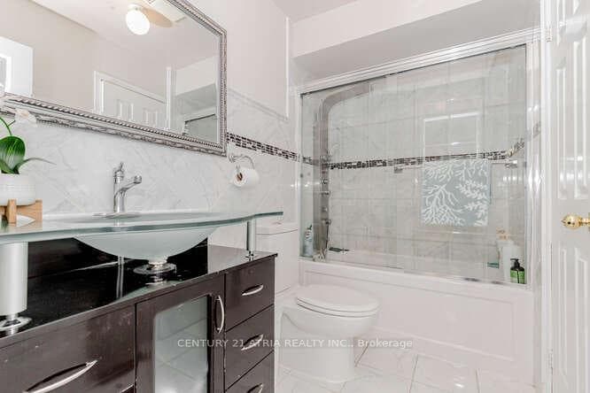13 Spadina Road photo 29