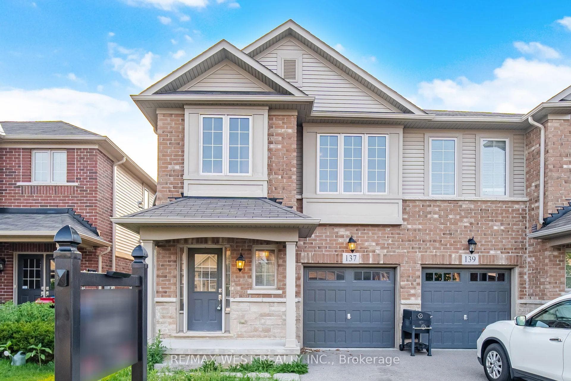 137 Echovalley Drive photo 1
