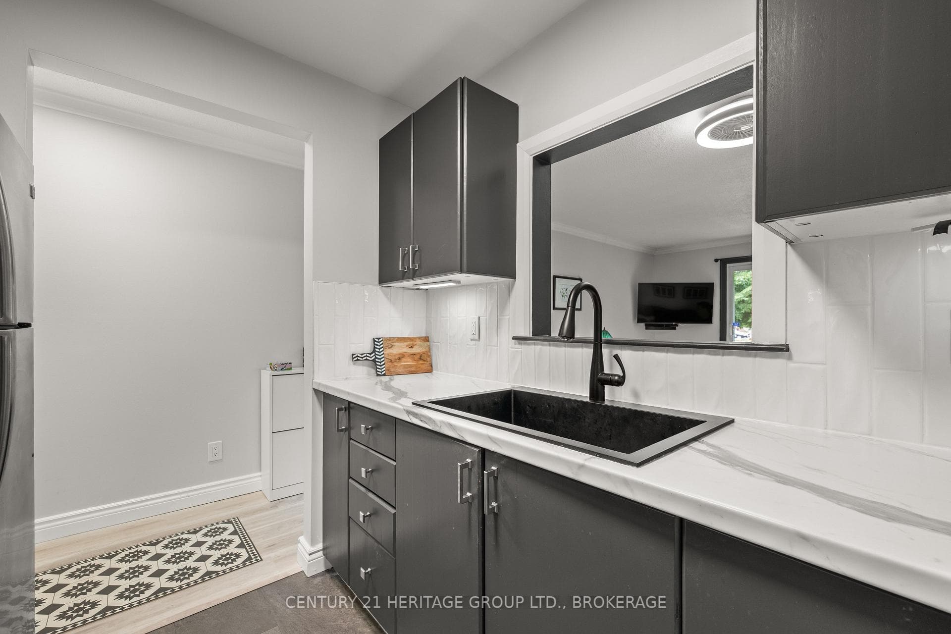 573 Armstrong Road Unit 114 photo 10
