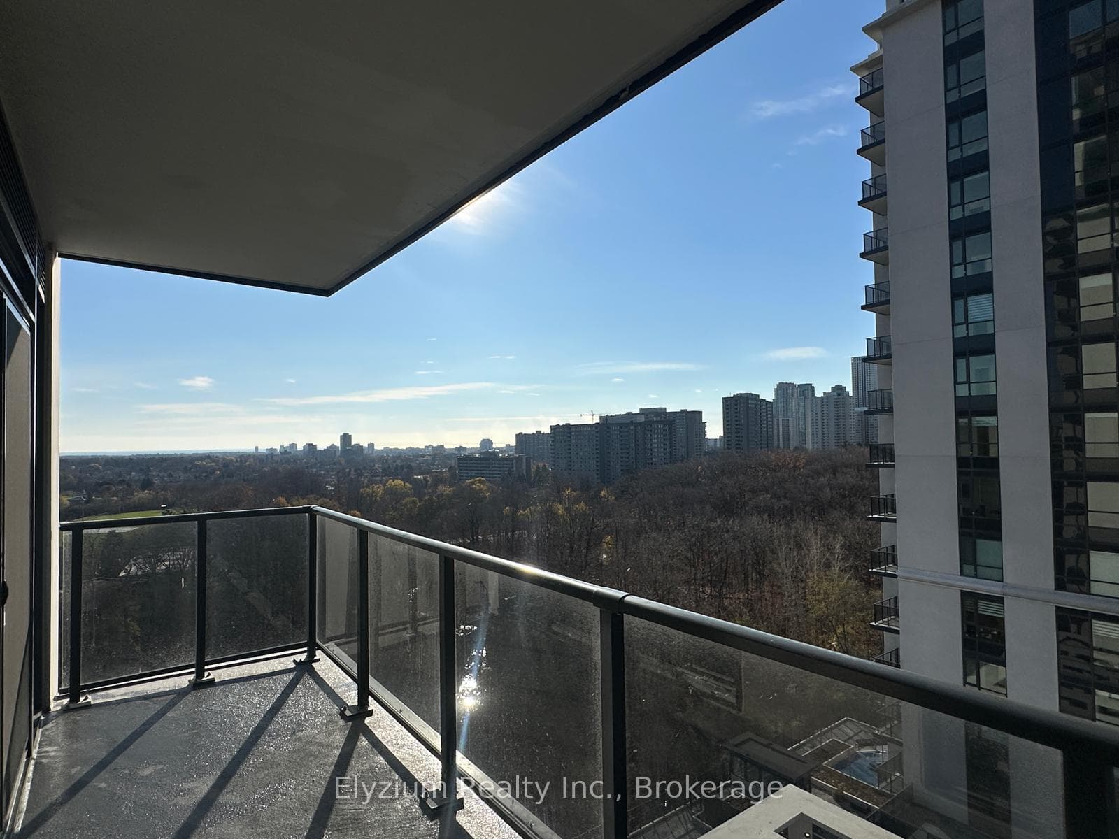 204 Burnhamthorpe Road Unit 1003 photo 23