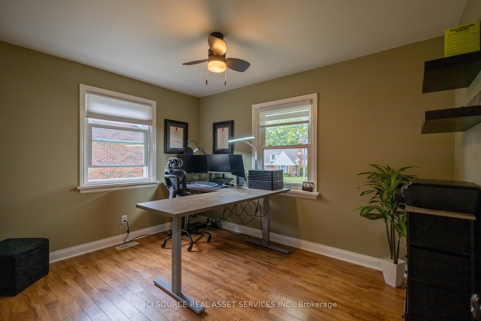 111 Hinks Street photo 13