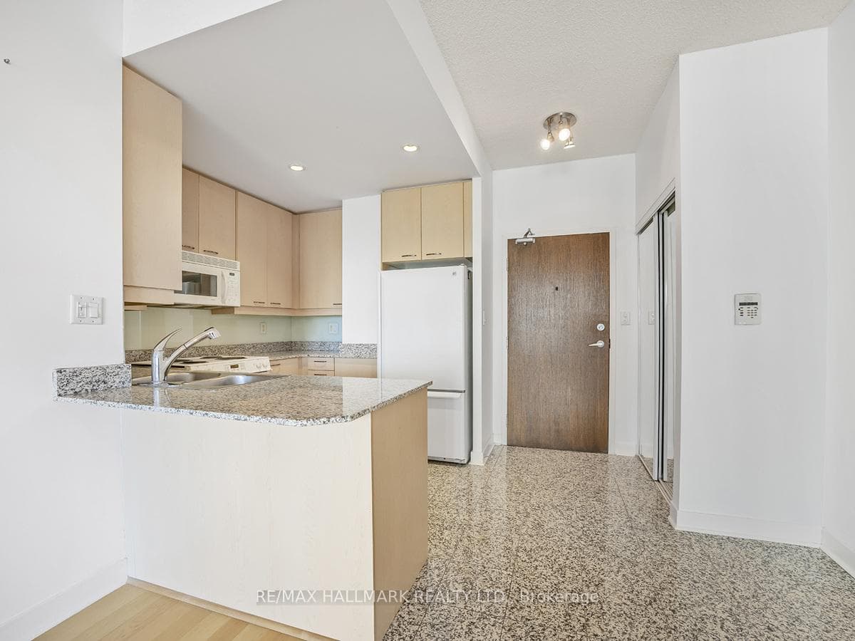 88 Palace Pier Court Unit 802 photo 13