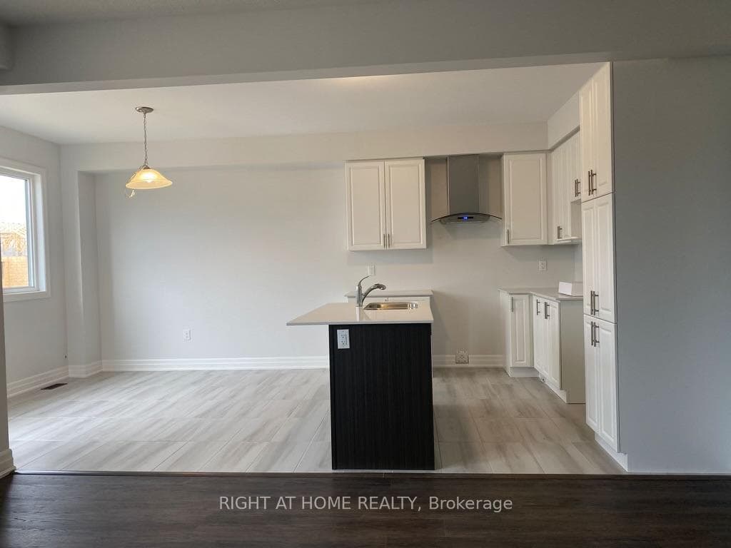 23 Federica Crescent photo 6