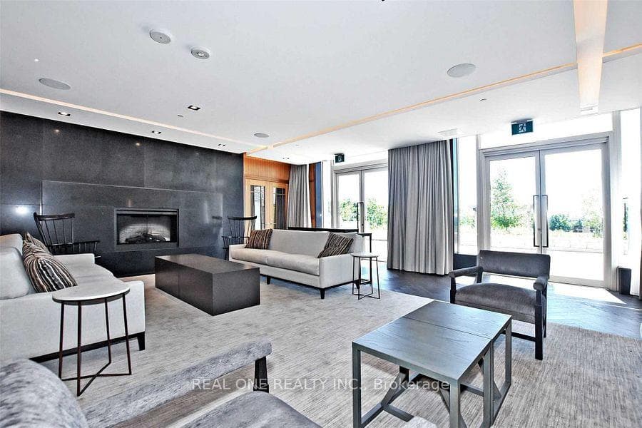 15 Stollery Pond Crescent Unit 612 photo 31