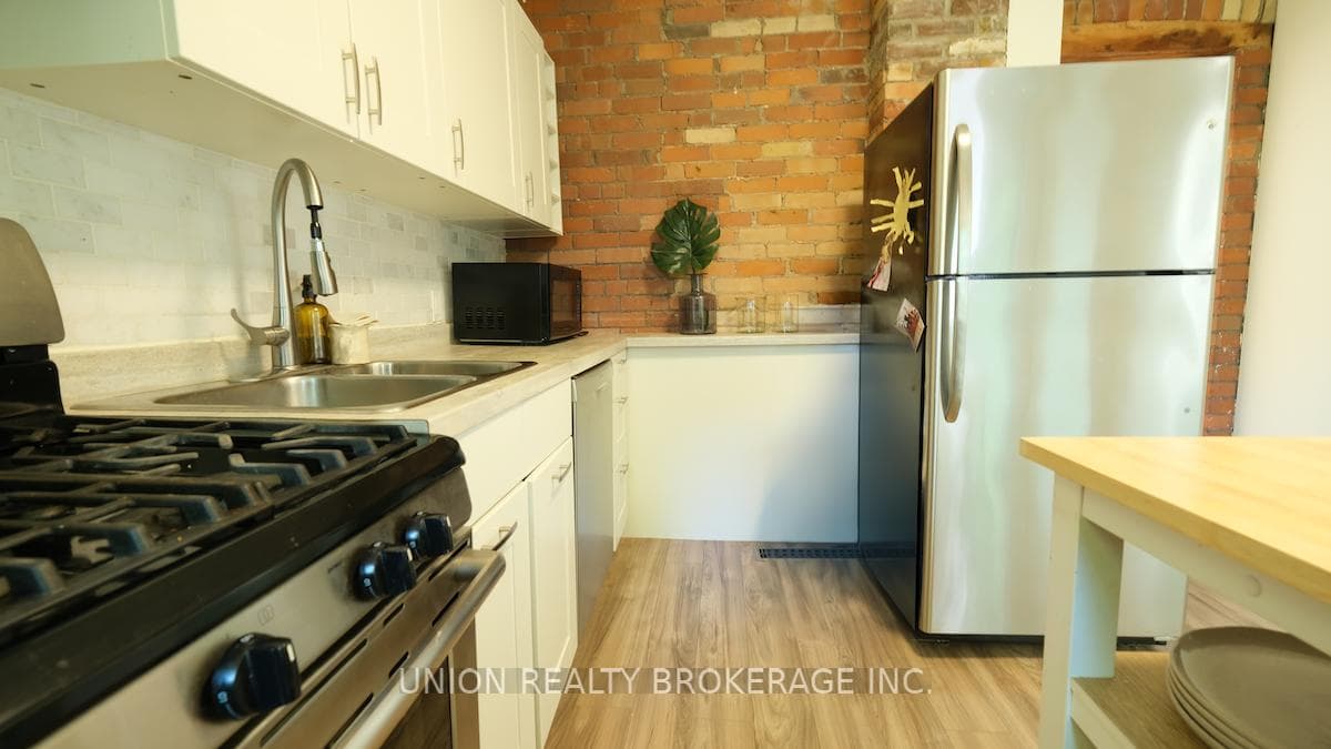 33 Balsam Avenue Unit Main photo 7