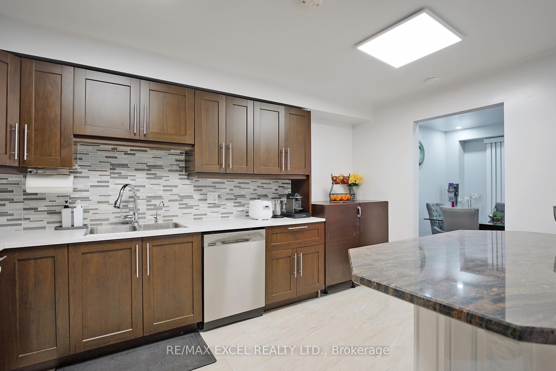 398 Bristol Crescent photo 11