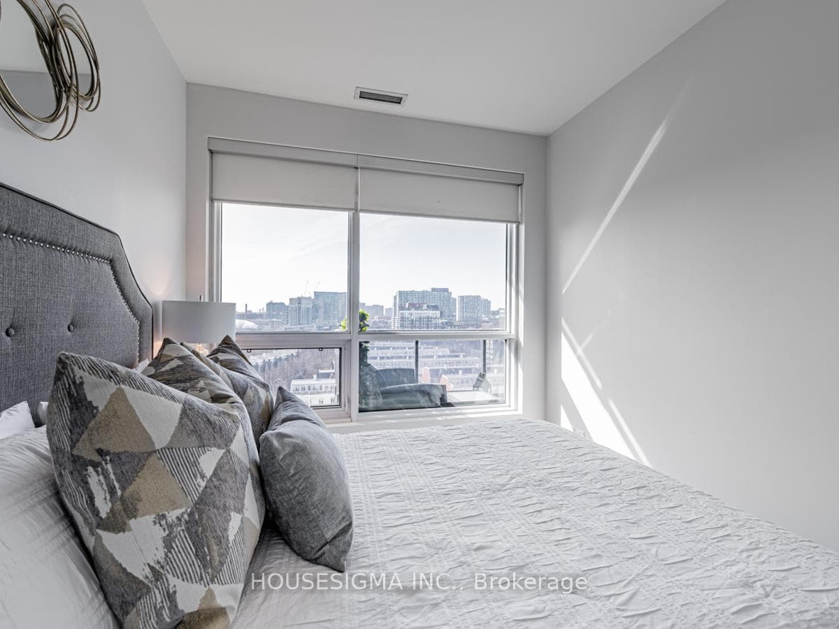 1030 King Street Unit 1029 photo 16