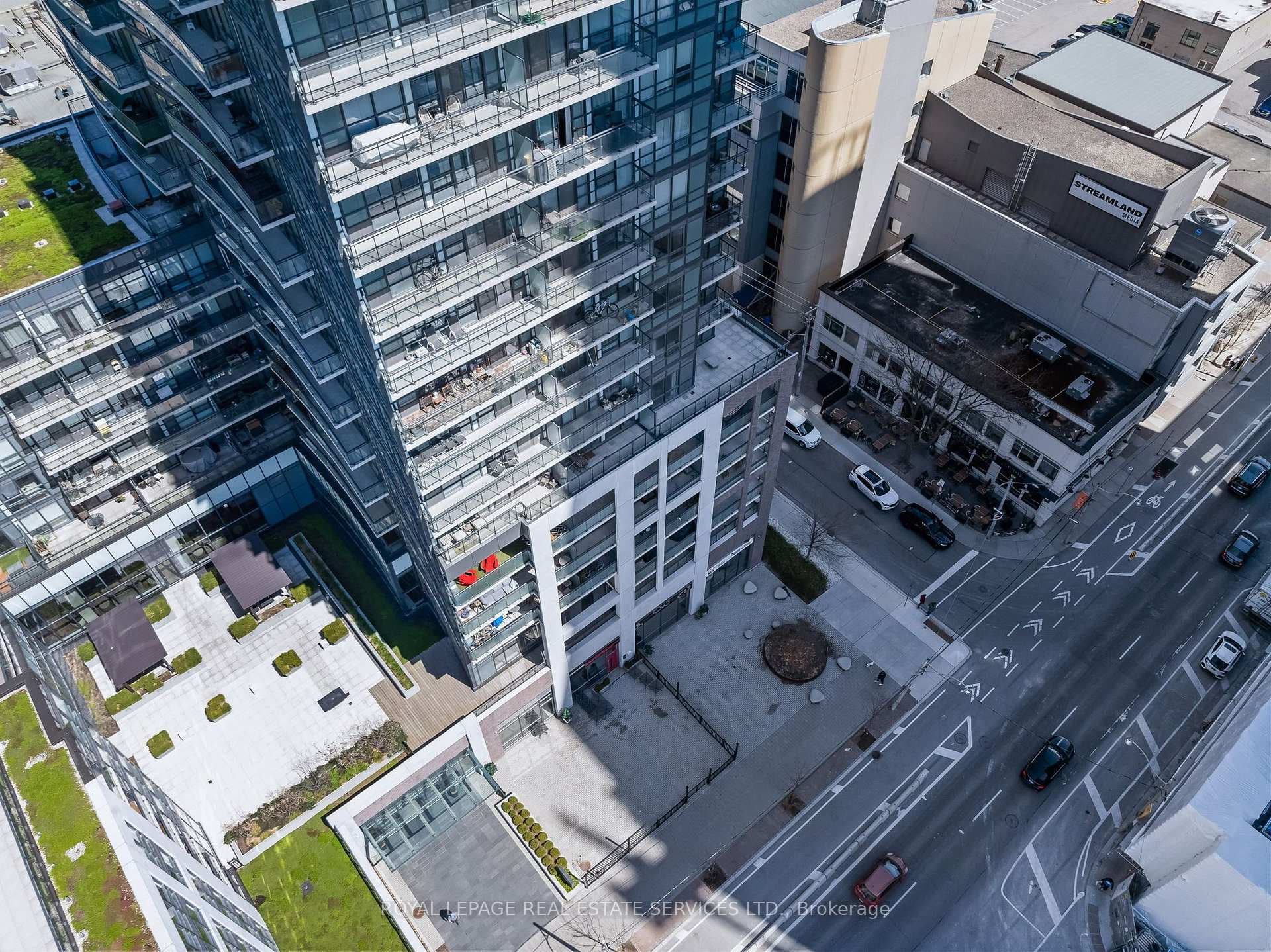462-464-466-468 Adelaide Street photo 18
