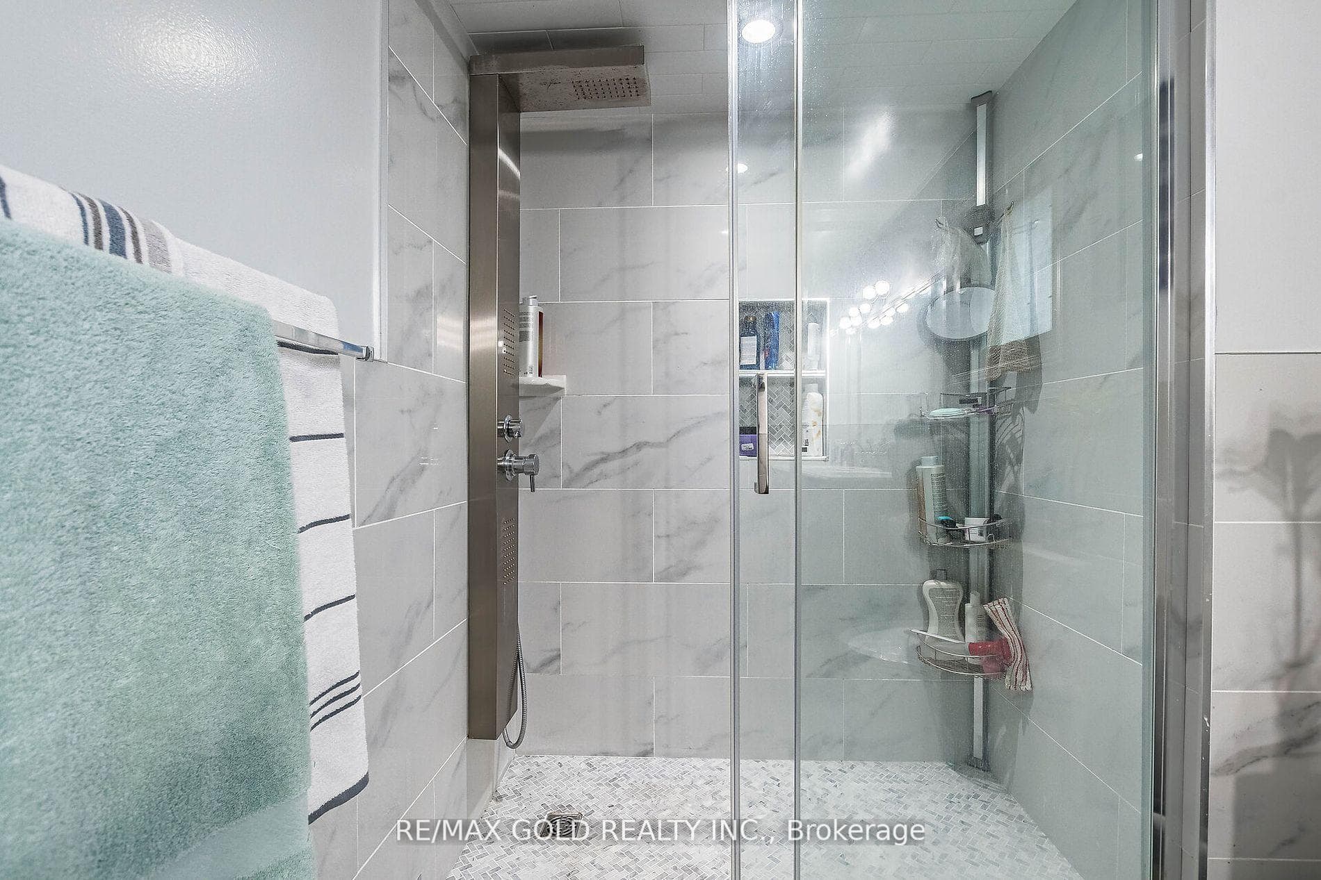 145 Sunforest Drive photo 15