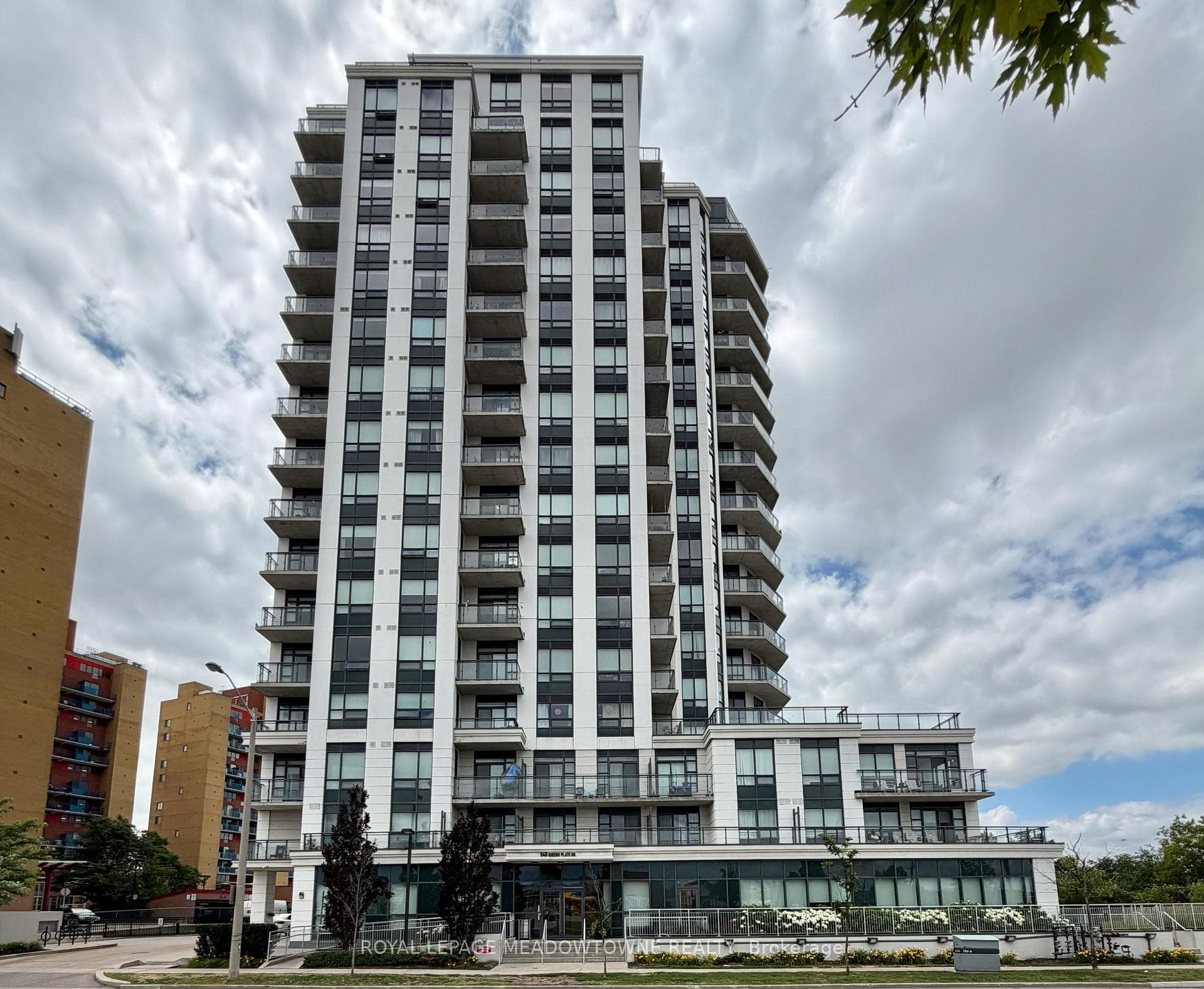 840 Queens Plate Drive Unit #1601 photo 1