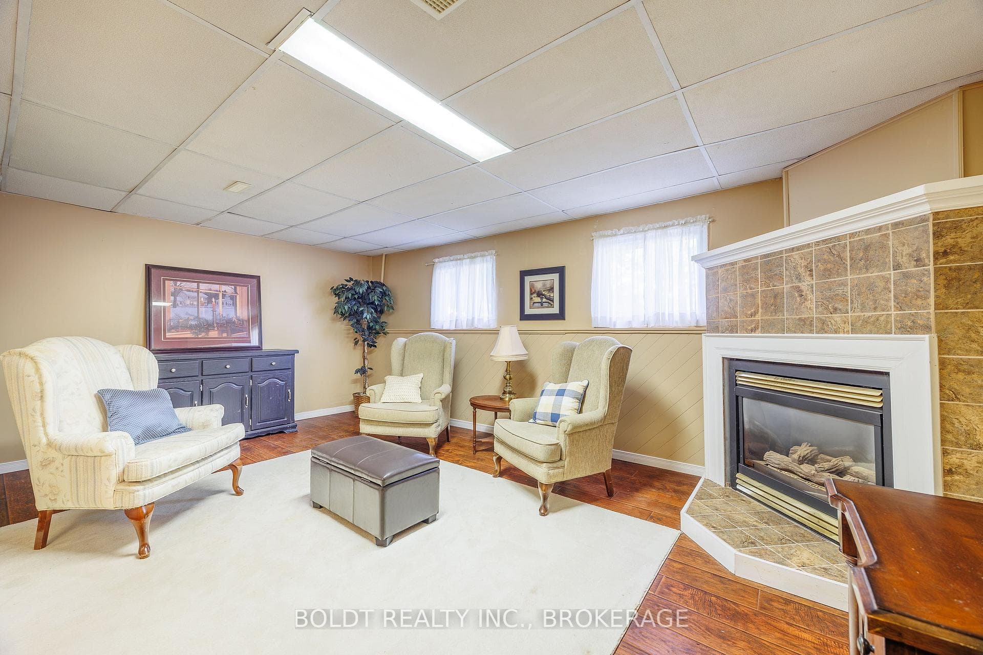 77 Elma Street photo 19