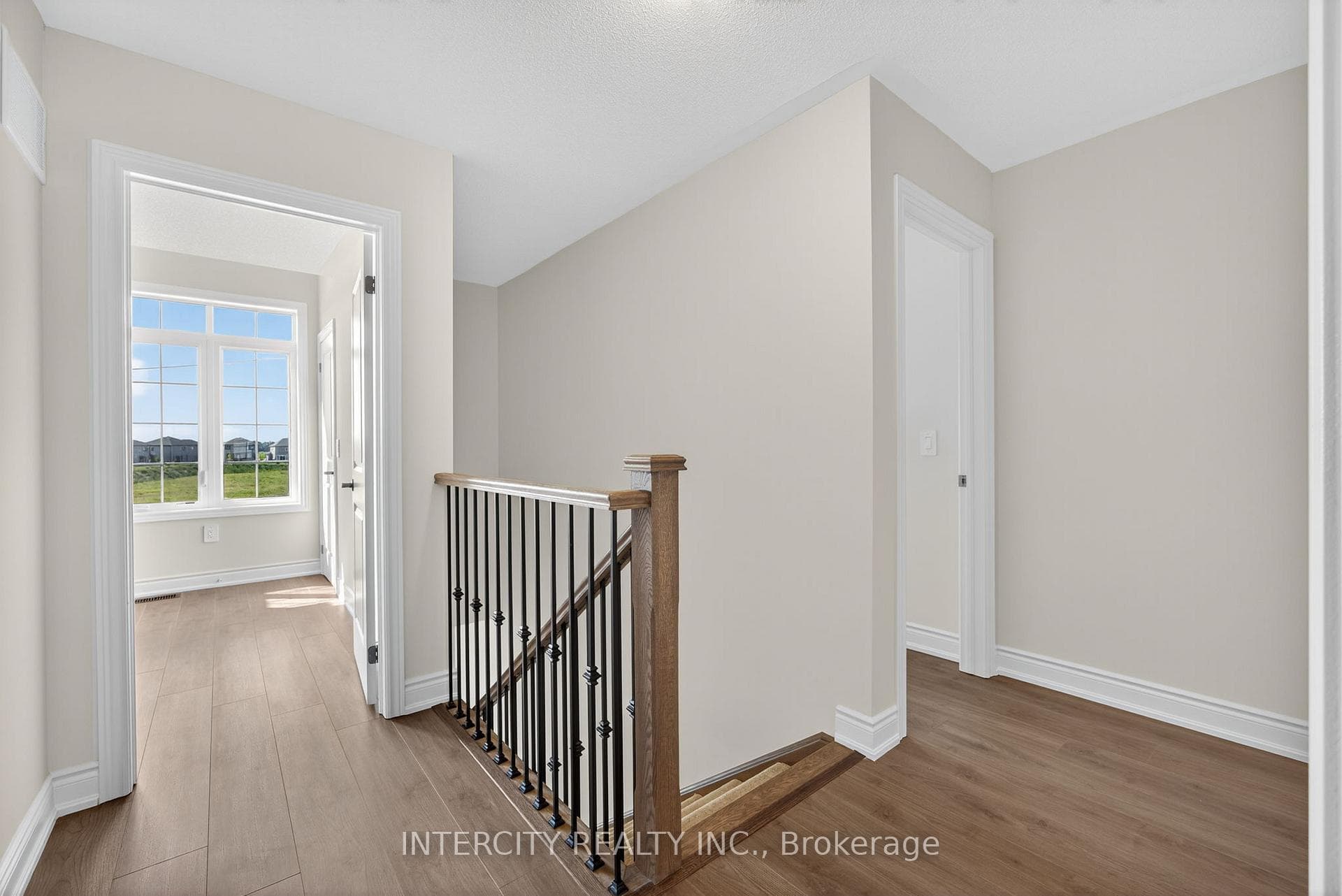 21 Avalon Drive photo 17