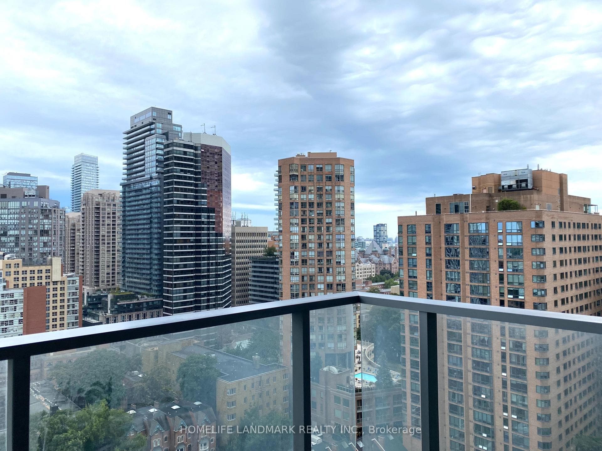 75 St Nicholas Street Unit 1803 photo 17