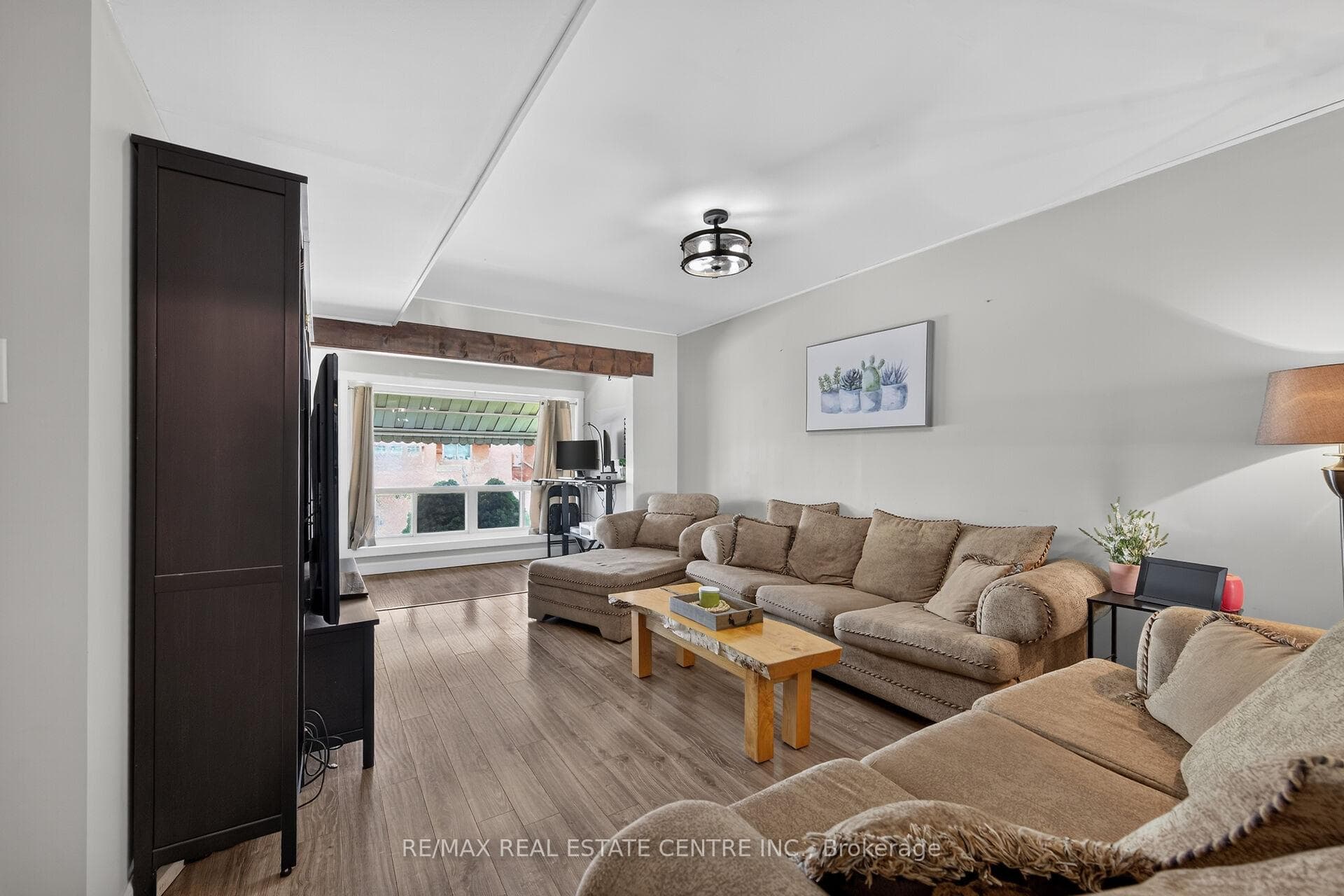 220 Paling Avenue photo 9