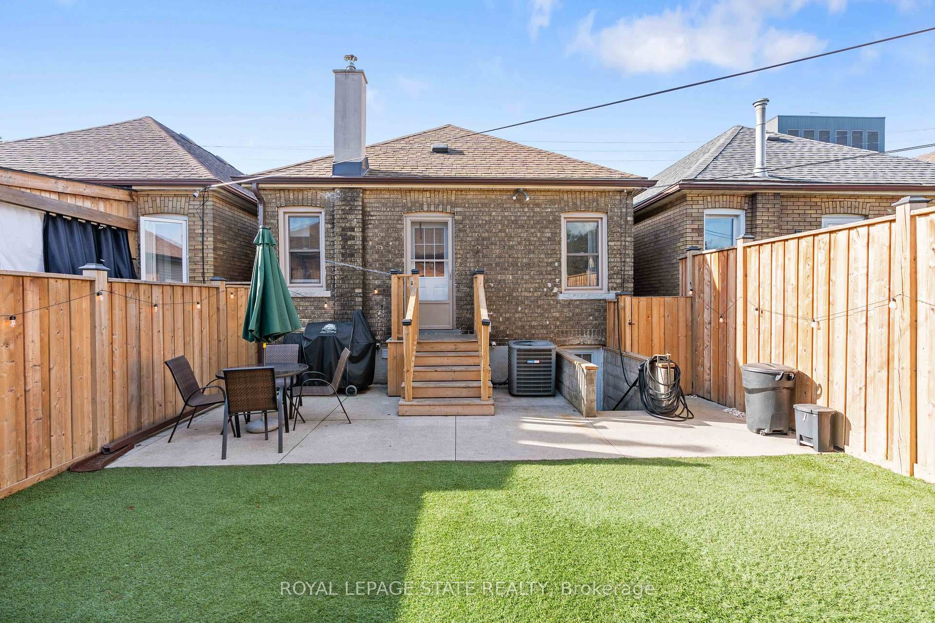 483 Dunsmure Road photo 37