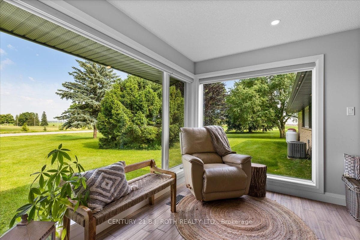 876821 Hofstetter Road photo 9
