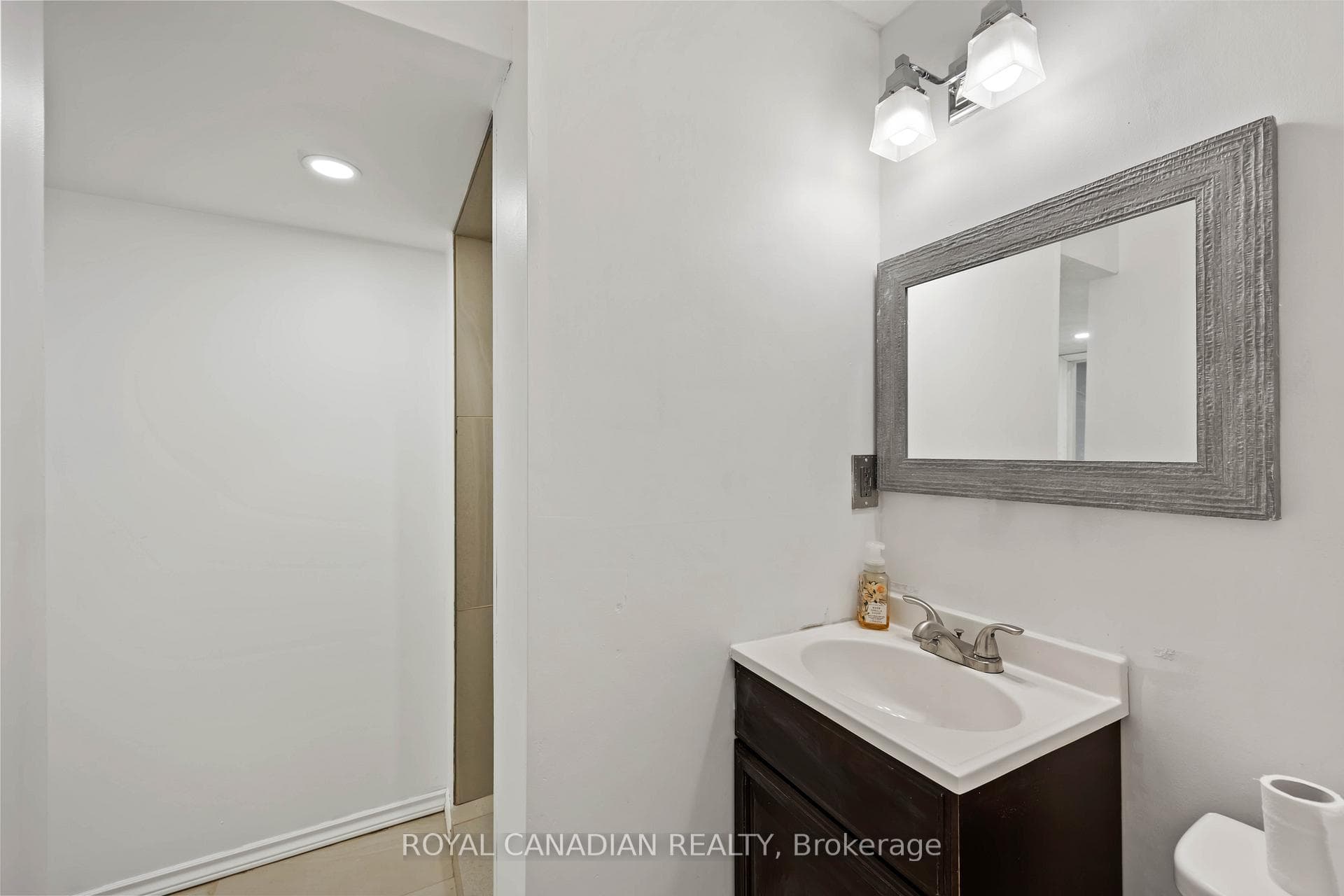 611 Galahad Drive Unit 31 photo 34