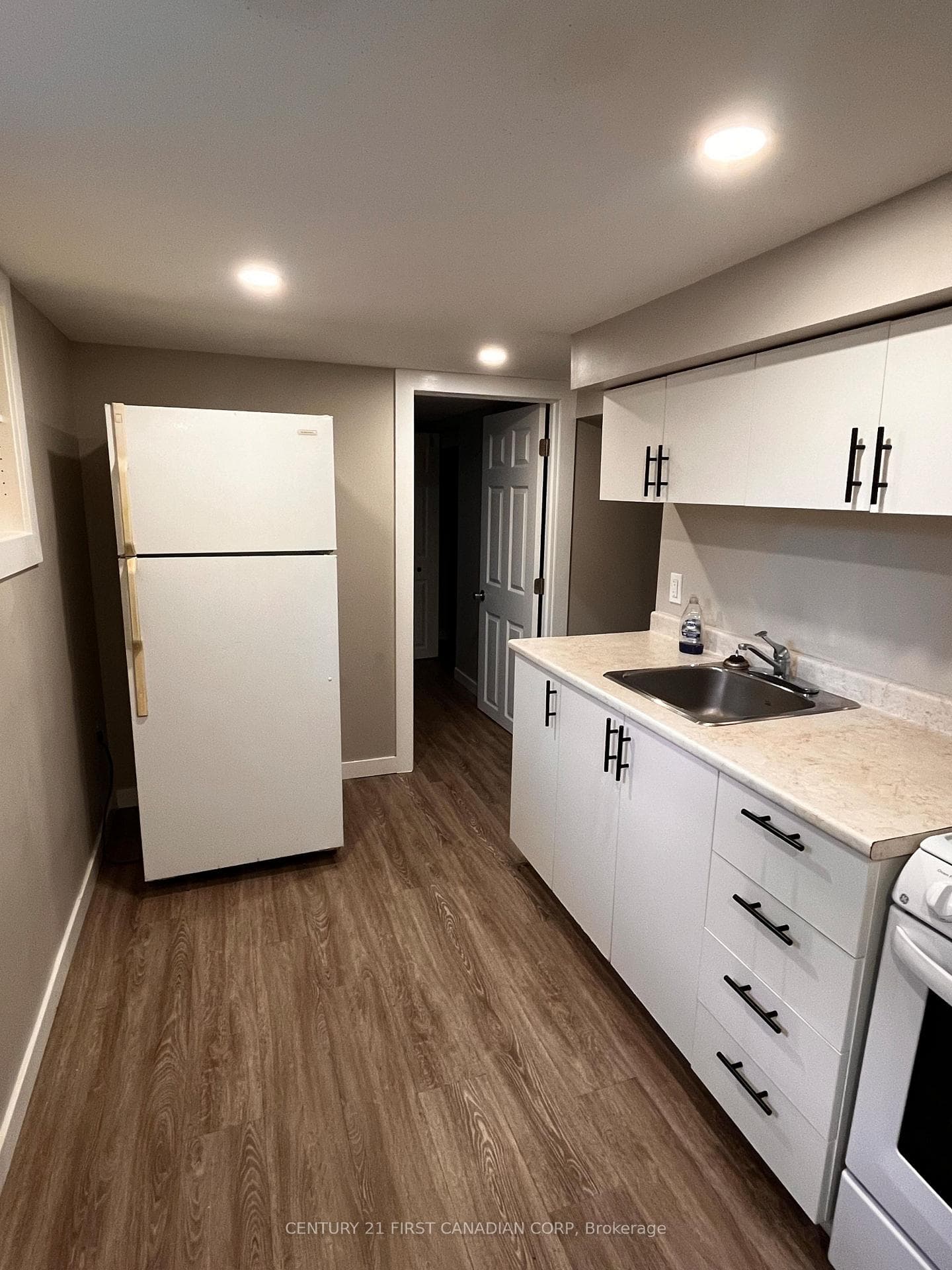 223 Waterloo Street photo 12
