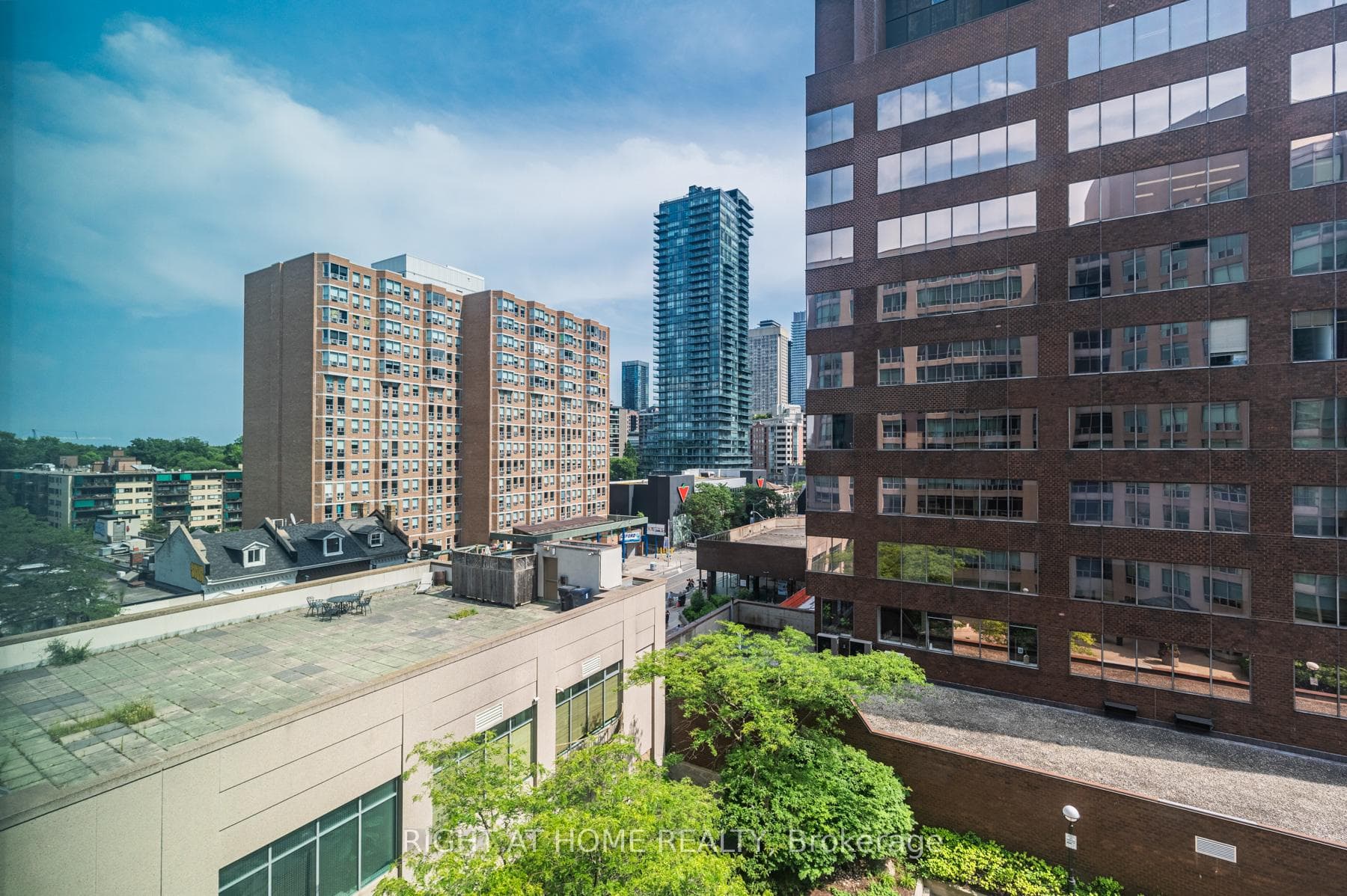 942 Yonge Street Unit 605 photo 23