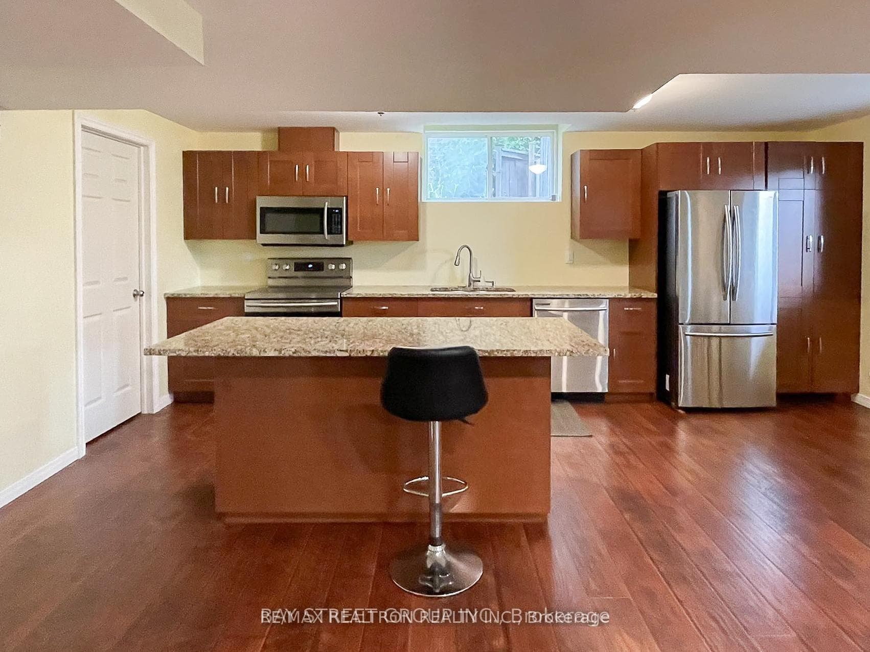 Bsmt 394 BERRYHILL Drive photo 6